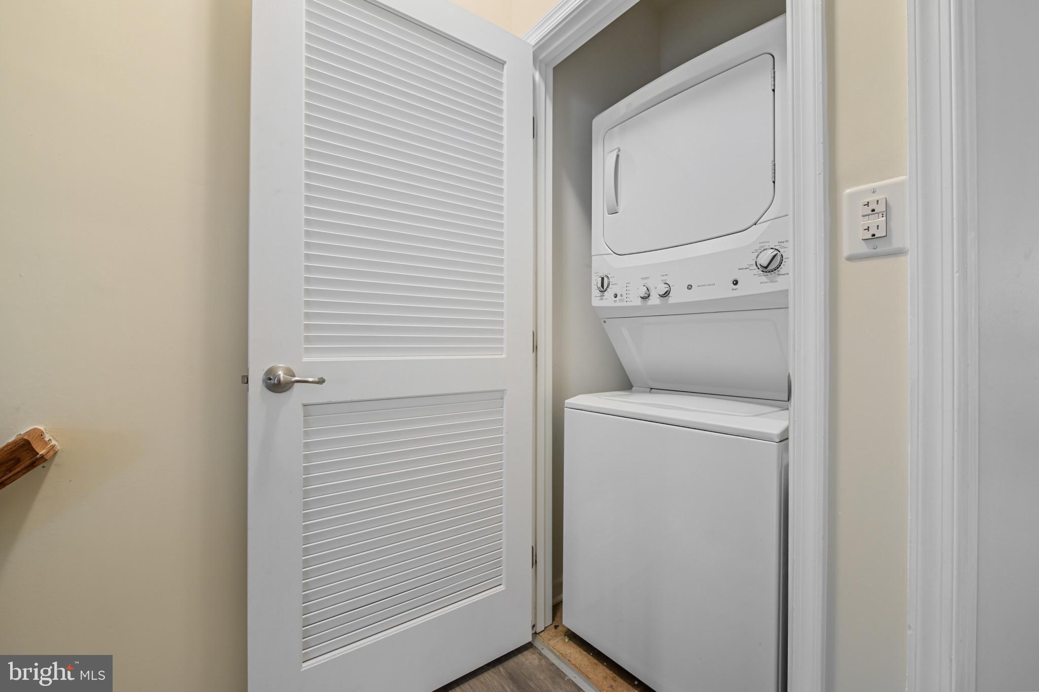 HOWARD SQUARE - Residential Lease