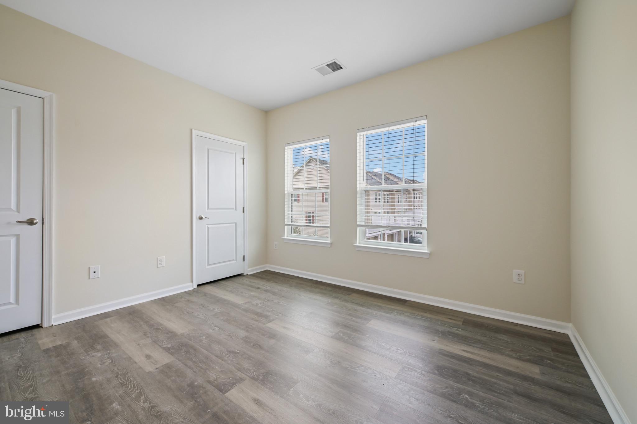 HOWARD SQUARE - Residential Lease