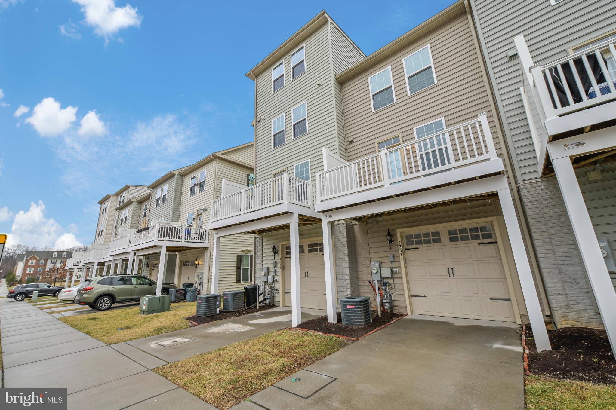 HOWARD SQUARE - Residential Lease