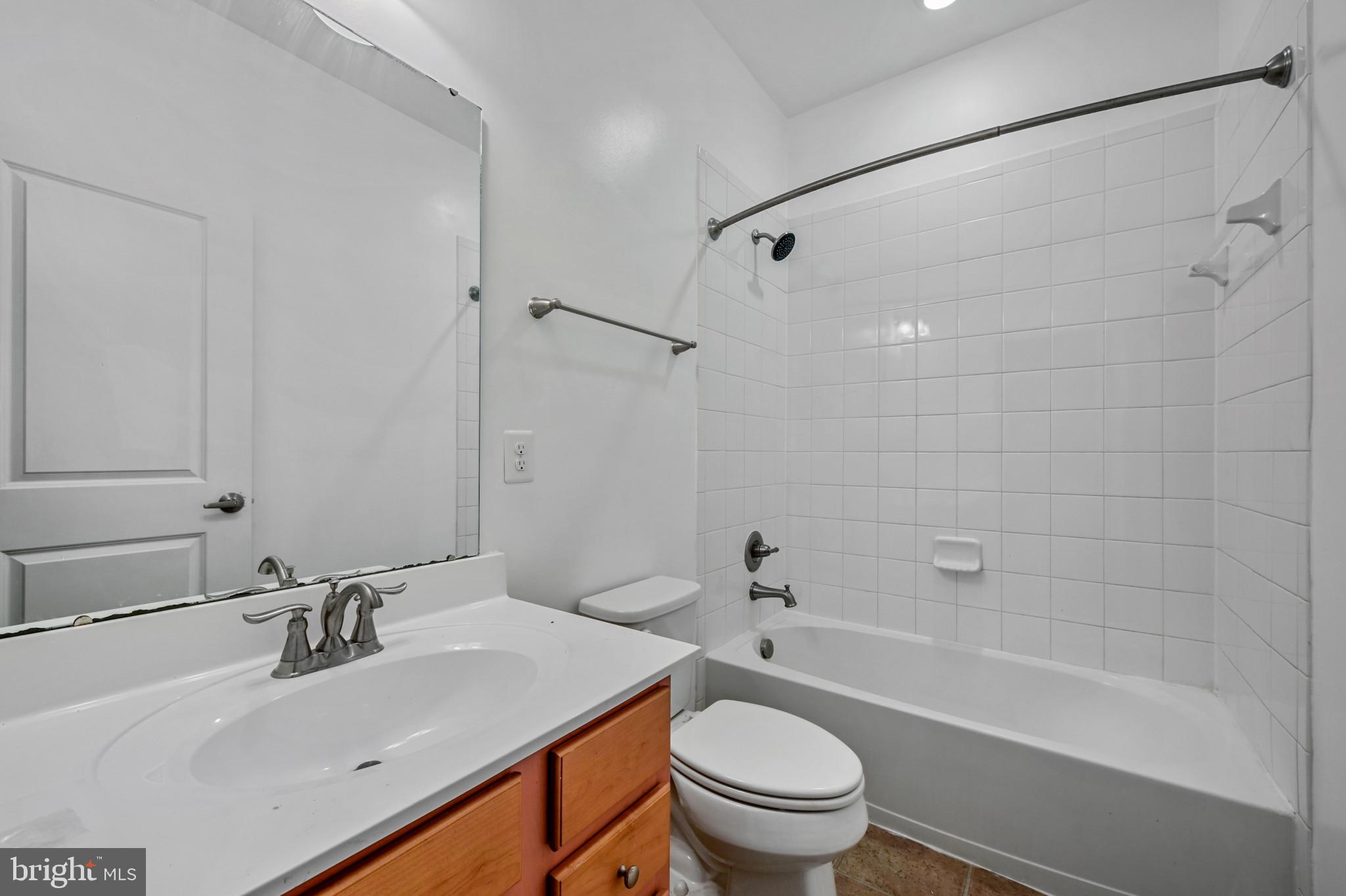 HOWARD SQUARE - Residential Lease