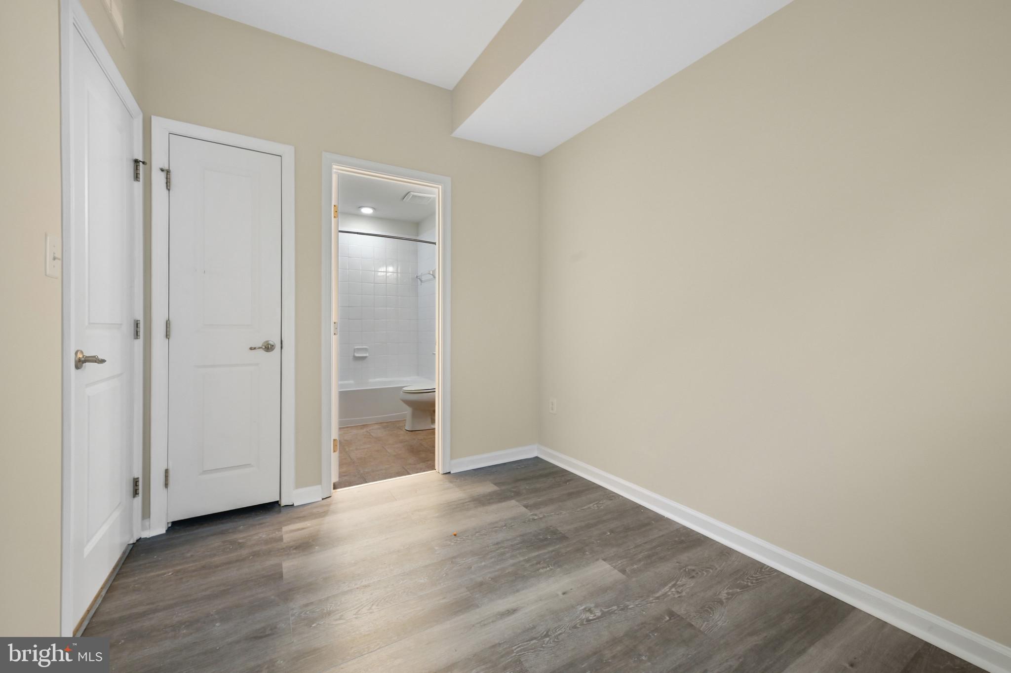 HOWARD SQUARE - Residential Lease