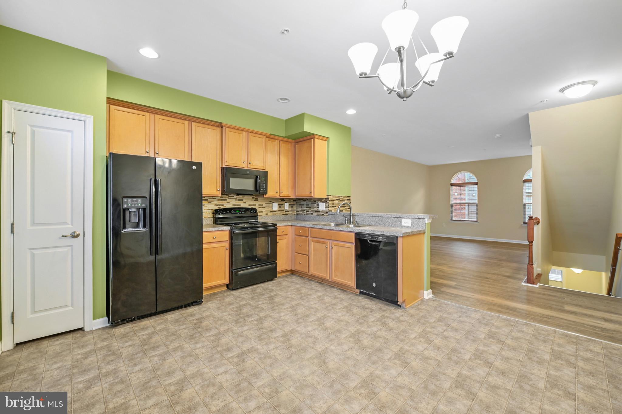 HOWARD SQUARE - Residential Lease