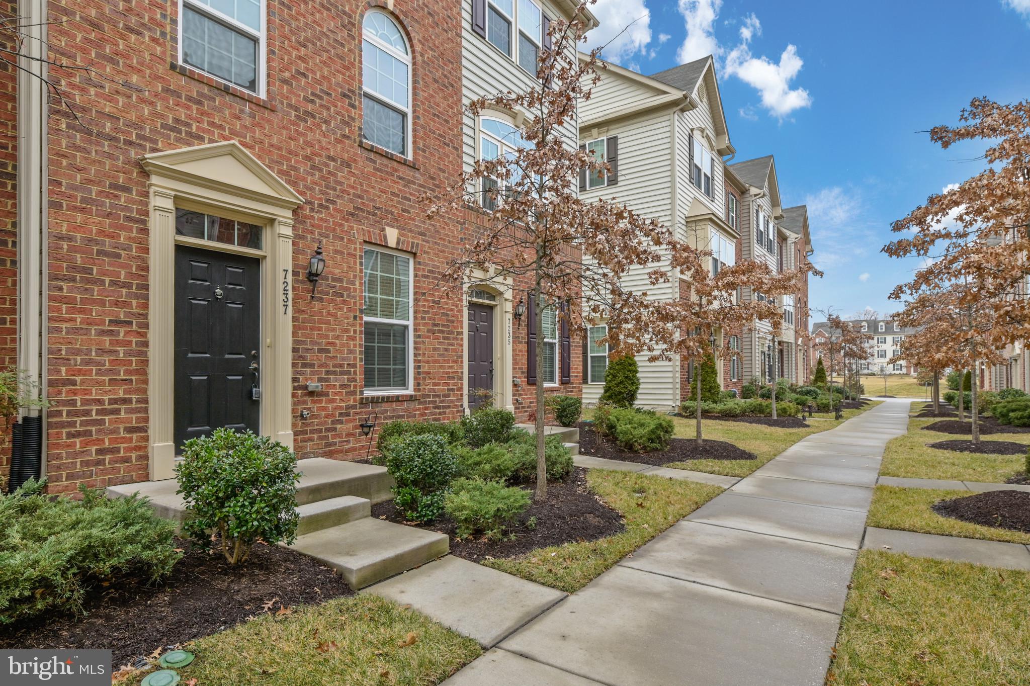 HOWARD SQUARE - Residential Lease