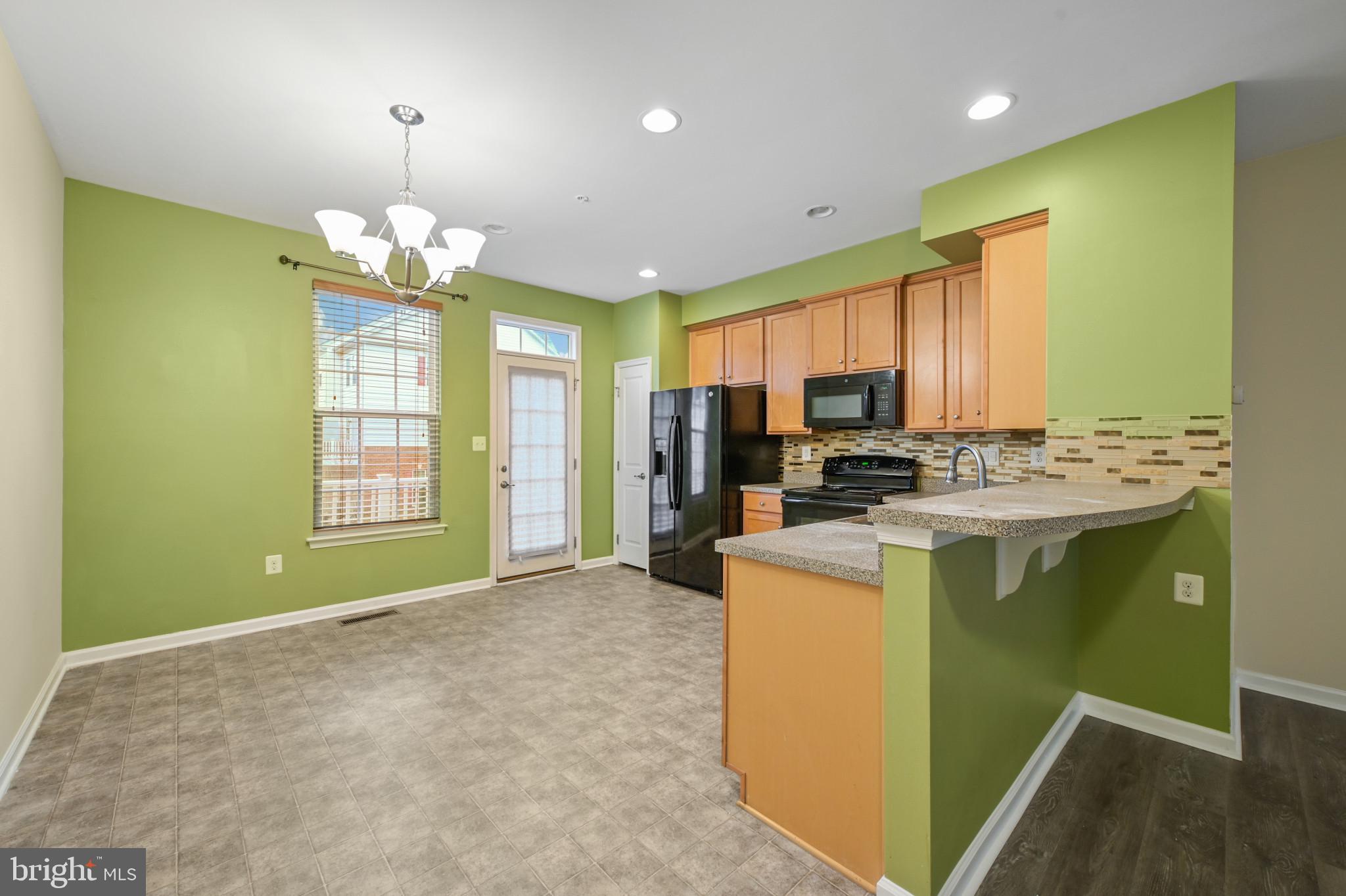 HOWARD SQUARE - Residential Lease