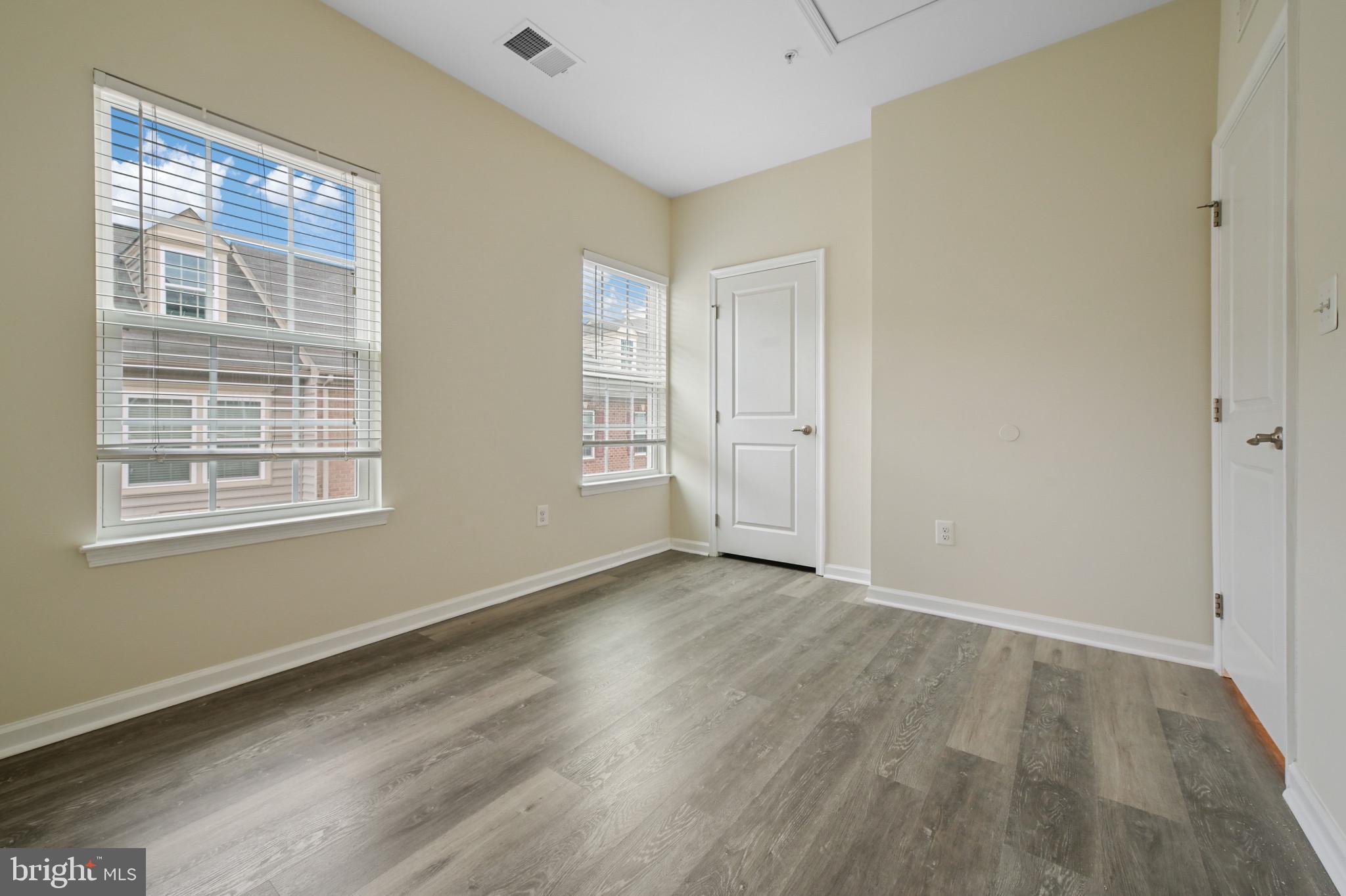 HOWARD SQUARE - Residential Lease