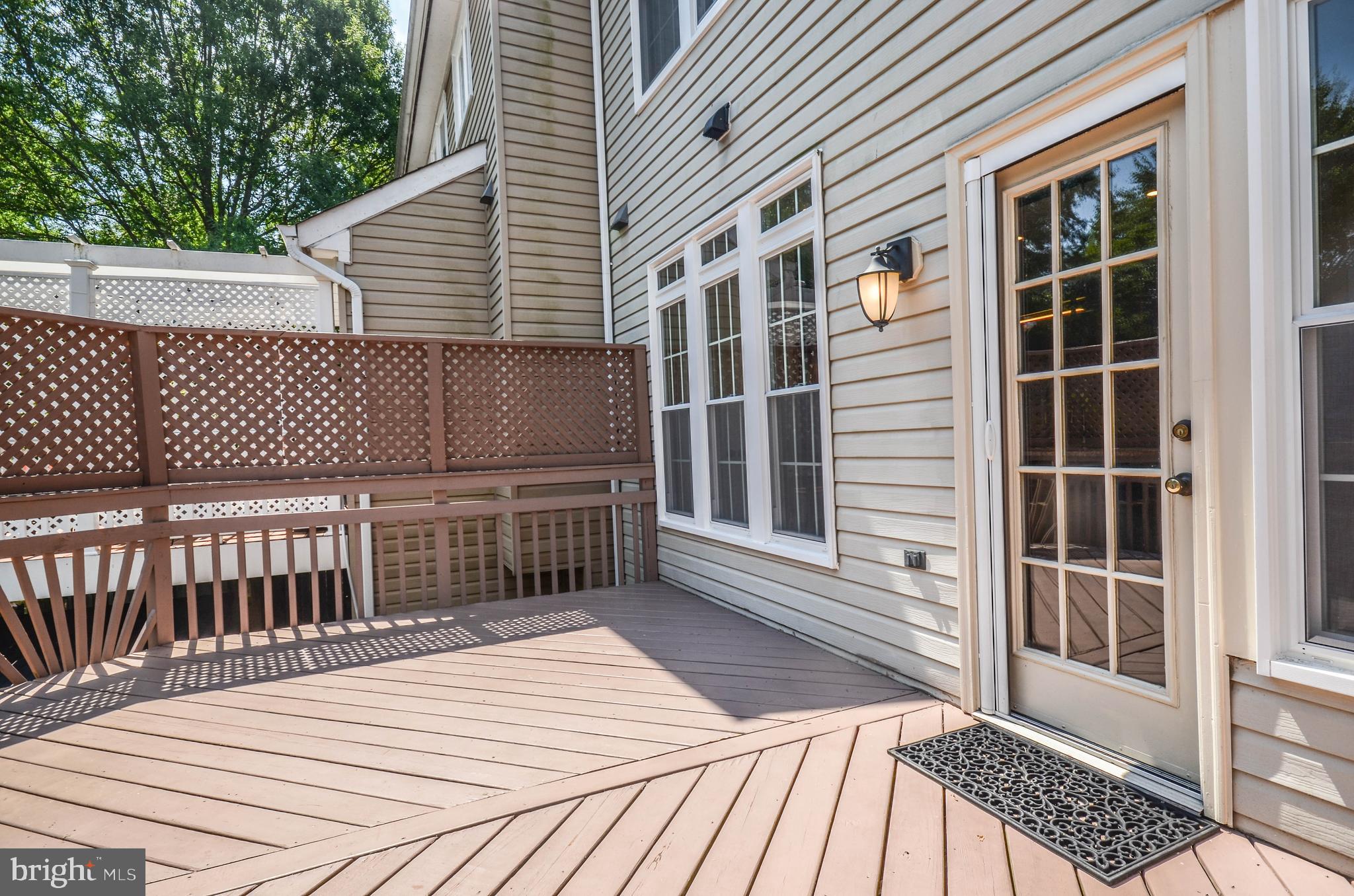 WILLOWS OF POTOMAC - Residential Lease