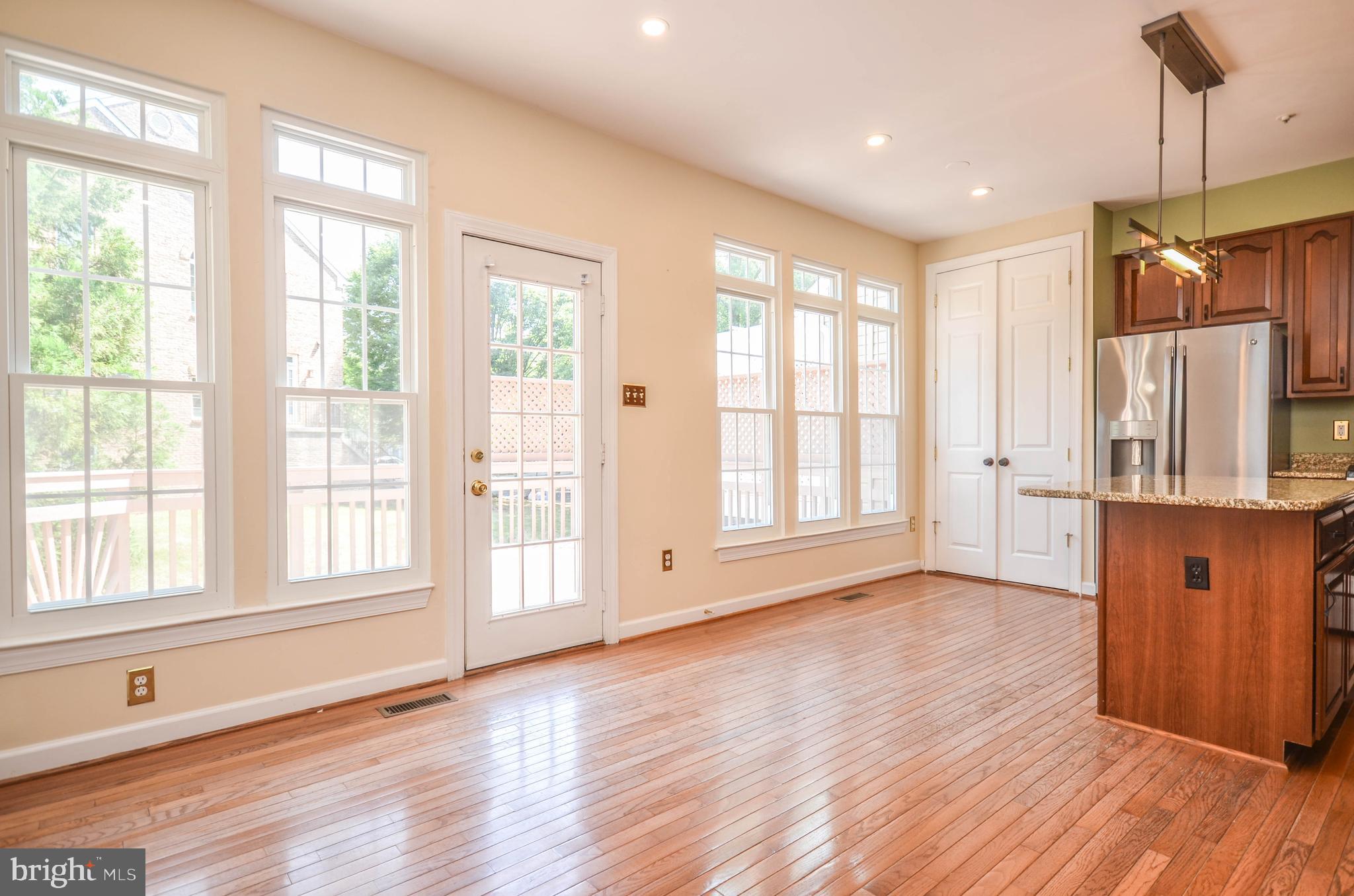 WILLOWS OF POTOMAC - Residential Lease