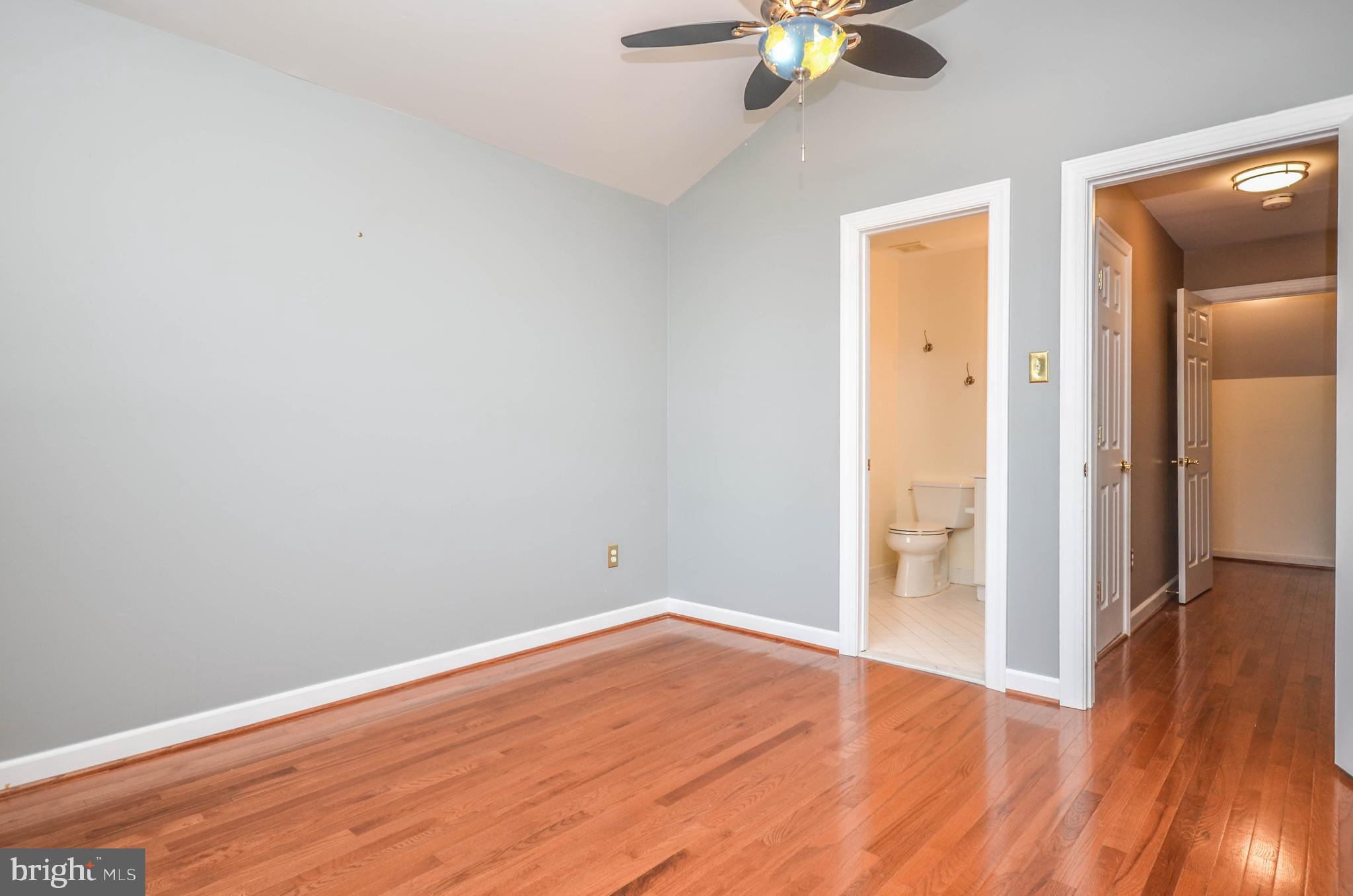 WILLOWS OF POTOMAC - Residential Lease