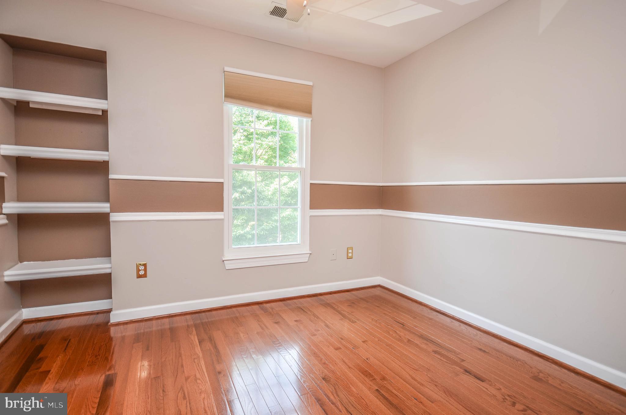 WILLOWS OF POTOMAC - Residential Lease