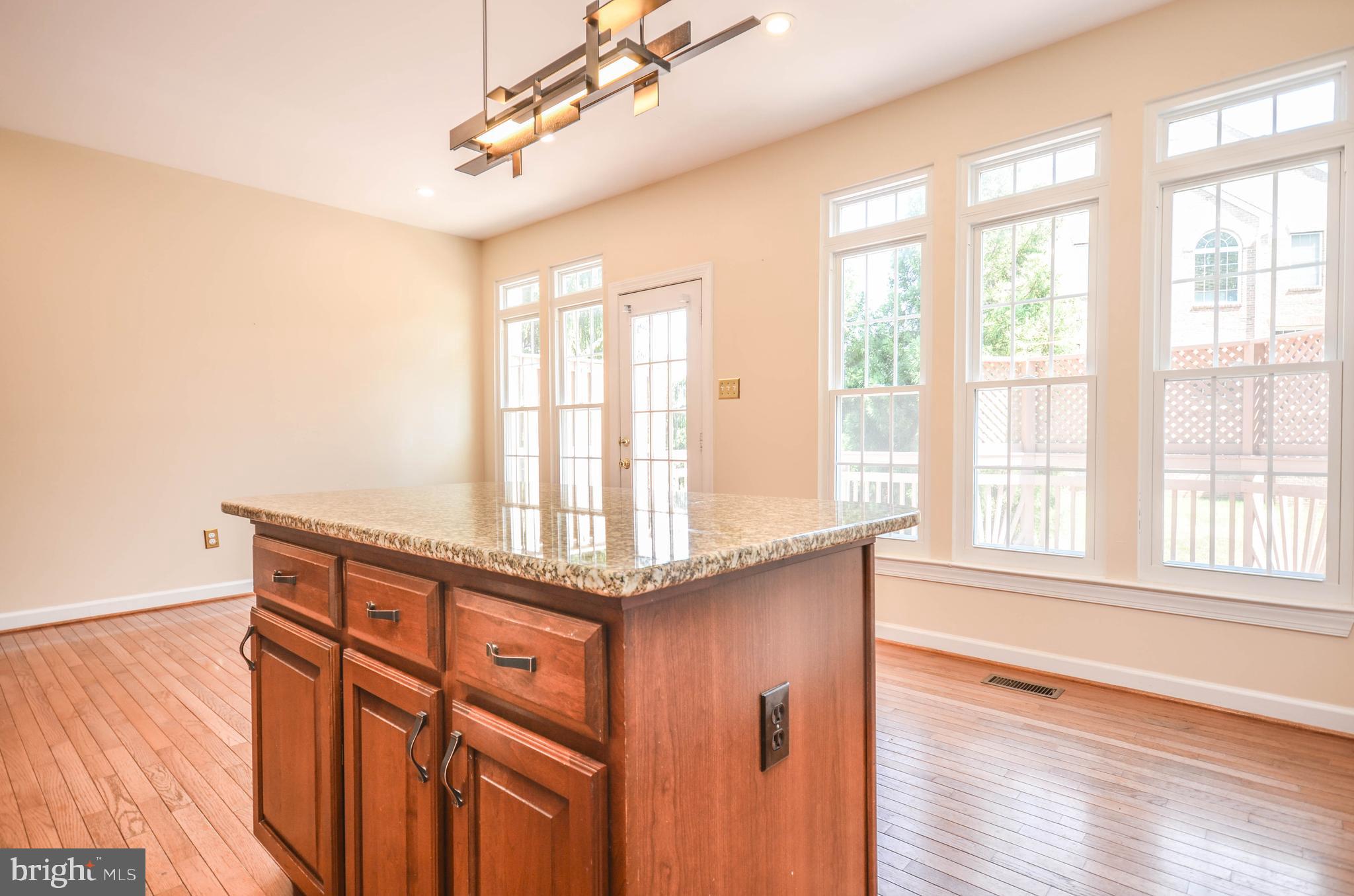 WILLOWS OF POTOMAC - Residential Lease