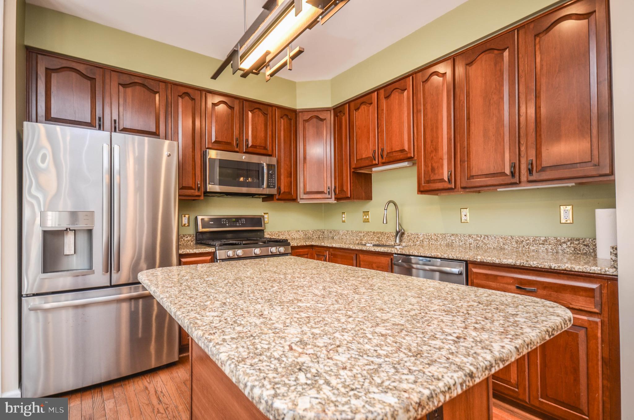 WILLOWS OF POTOMAC - Residential Lease