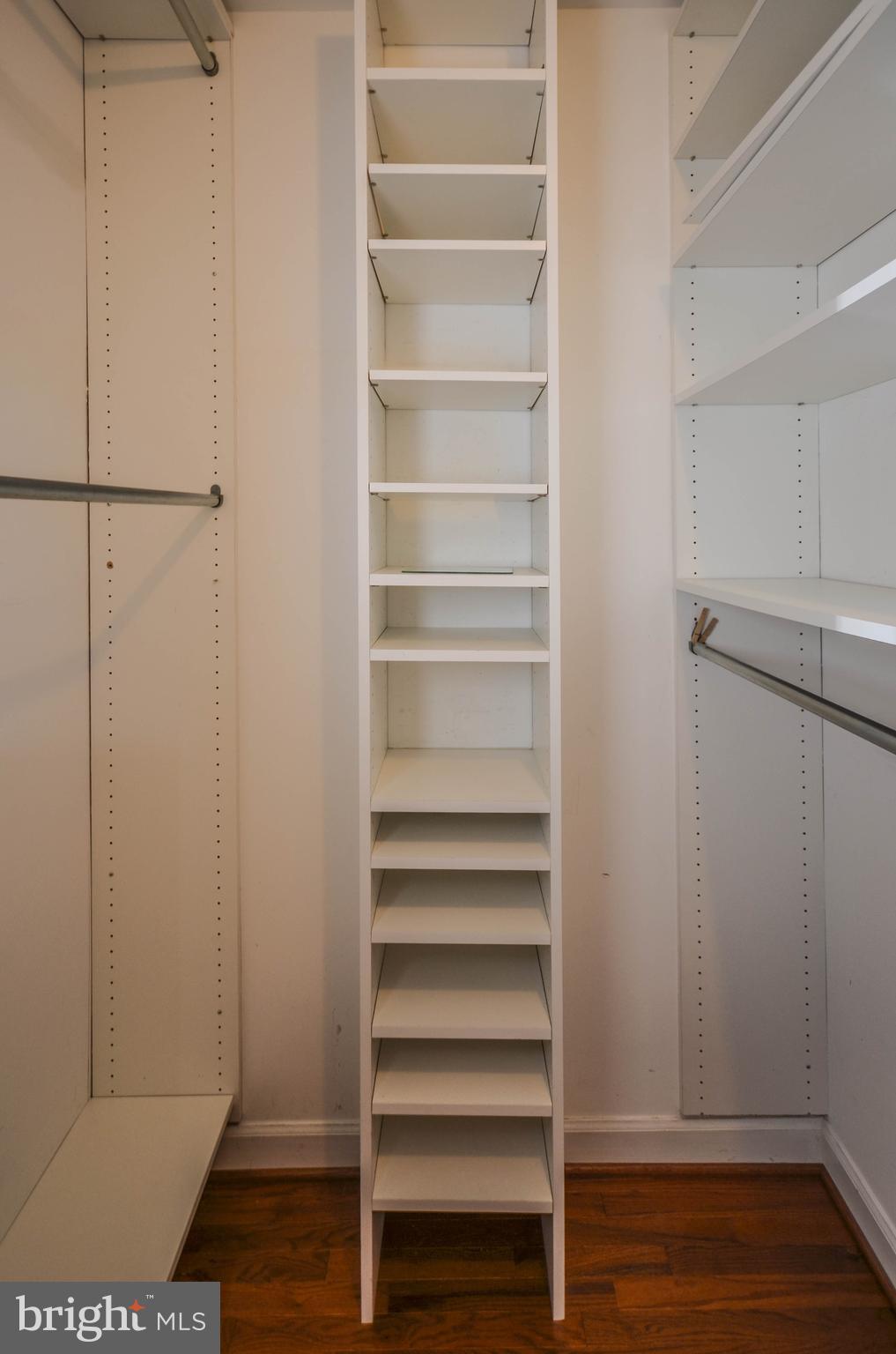 WILLOWS OF POTOMAC - Residential Lease