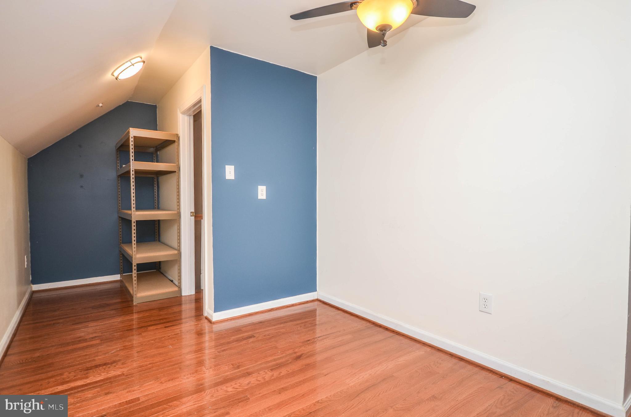 WILLOWS OF POTOMAC - Residential Lease