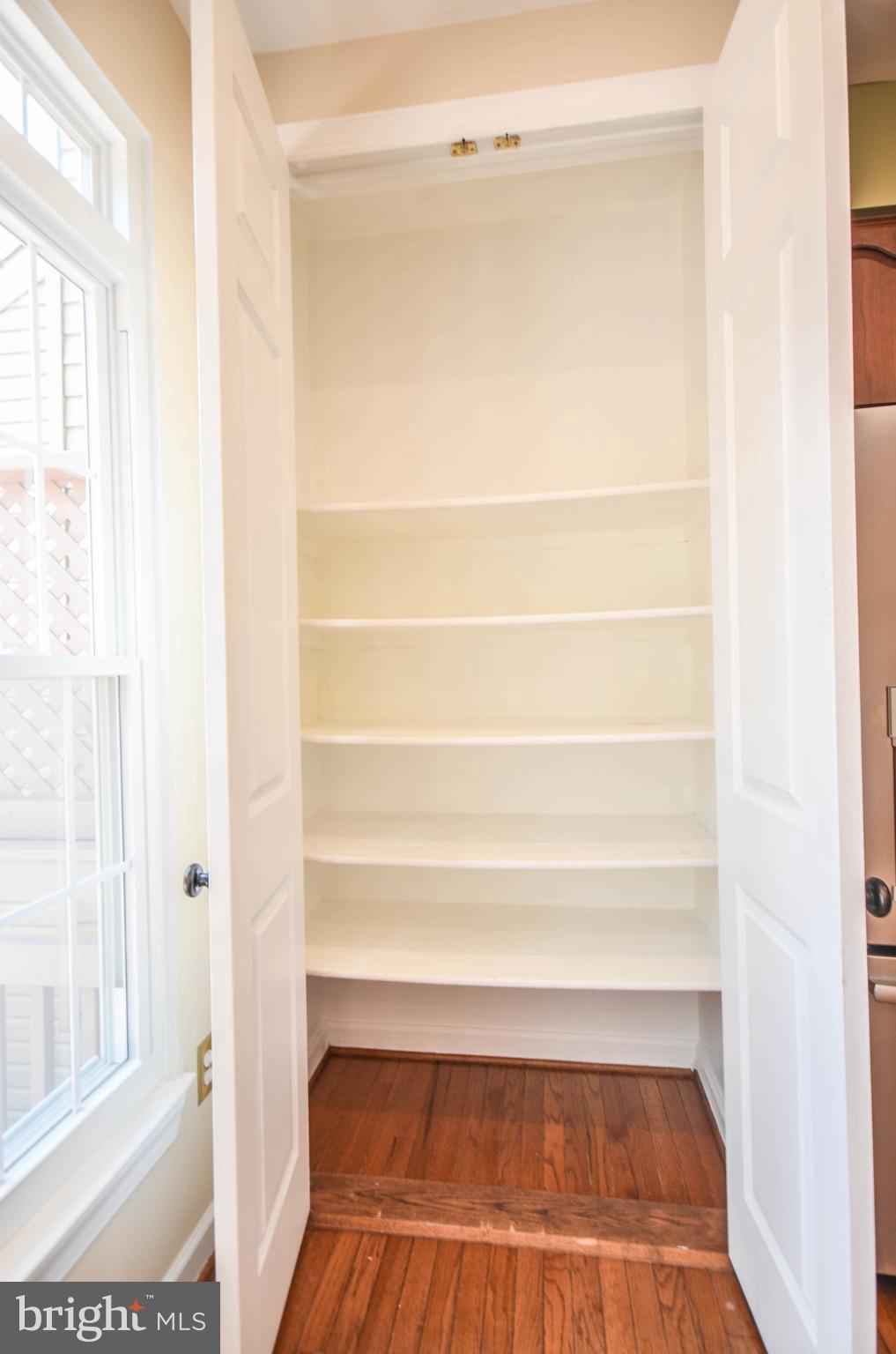 WILLOWS OF POTOMAC - Residential Lease