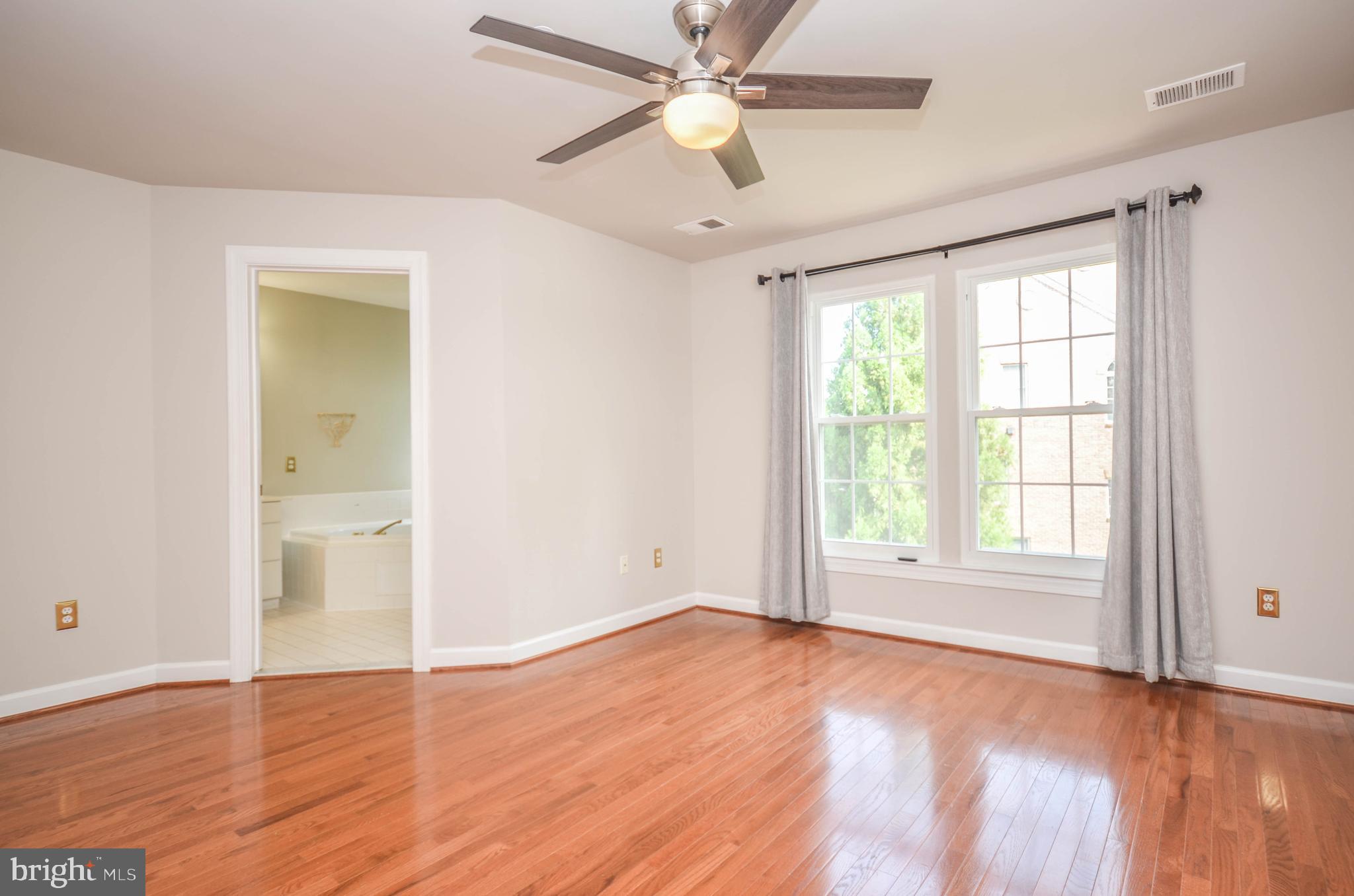 WILLOWS OF POTOMAC - Residential Lease