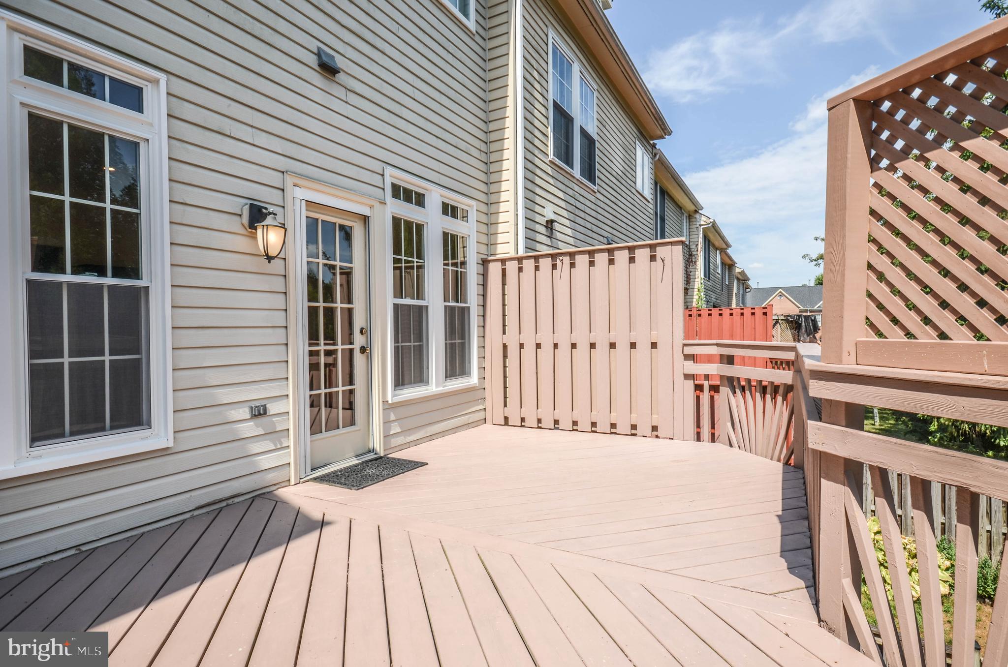 WILLOWS OF POTOMAC - Residential Lease