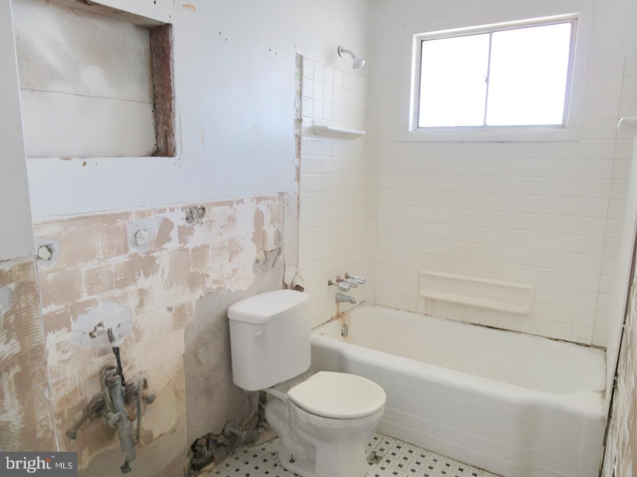 RIVIERA BEACH - Residential