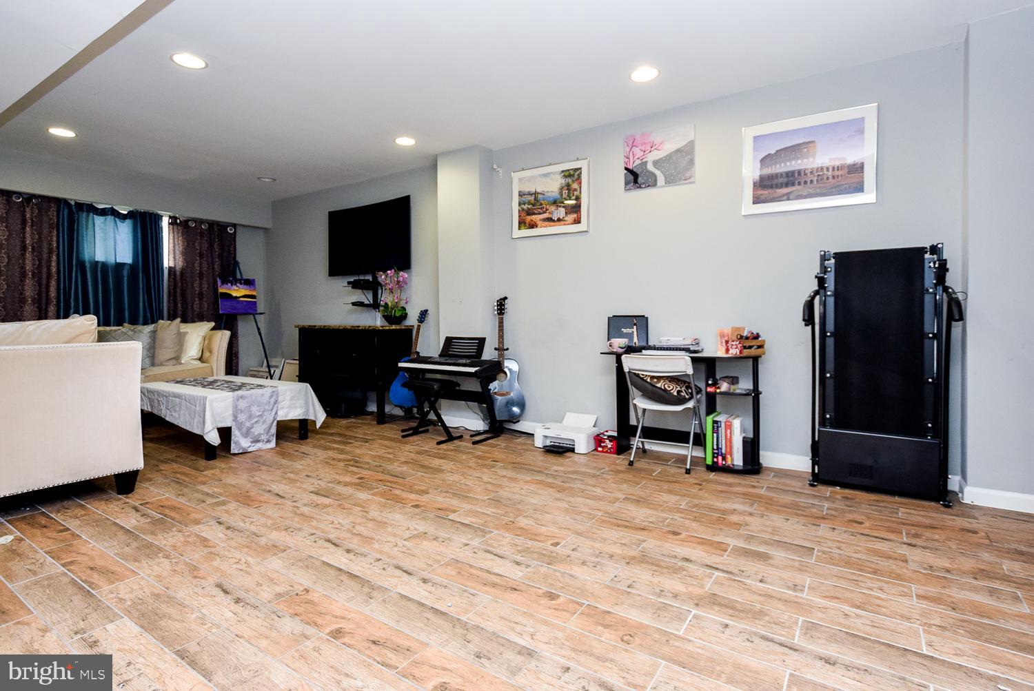 TEMPLE TERRACE - Residential