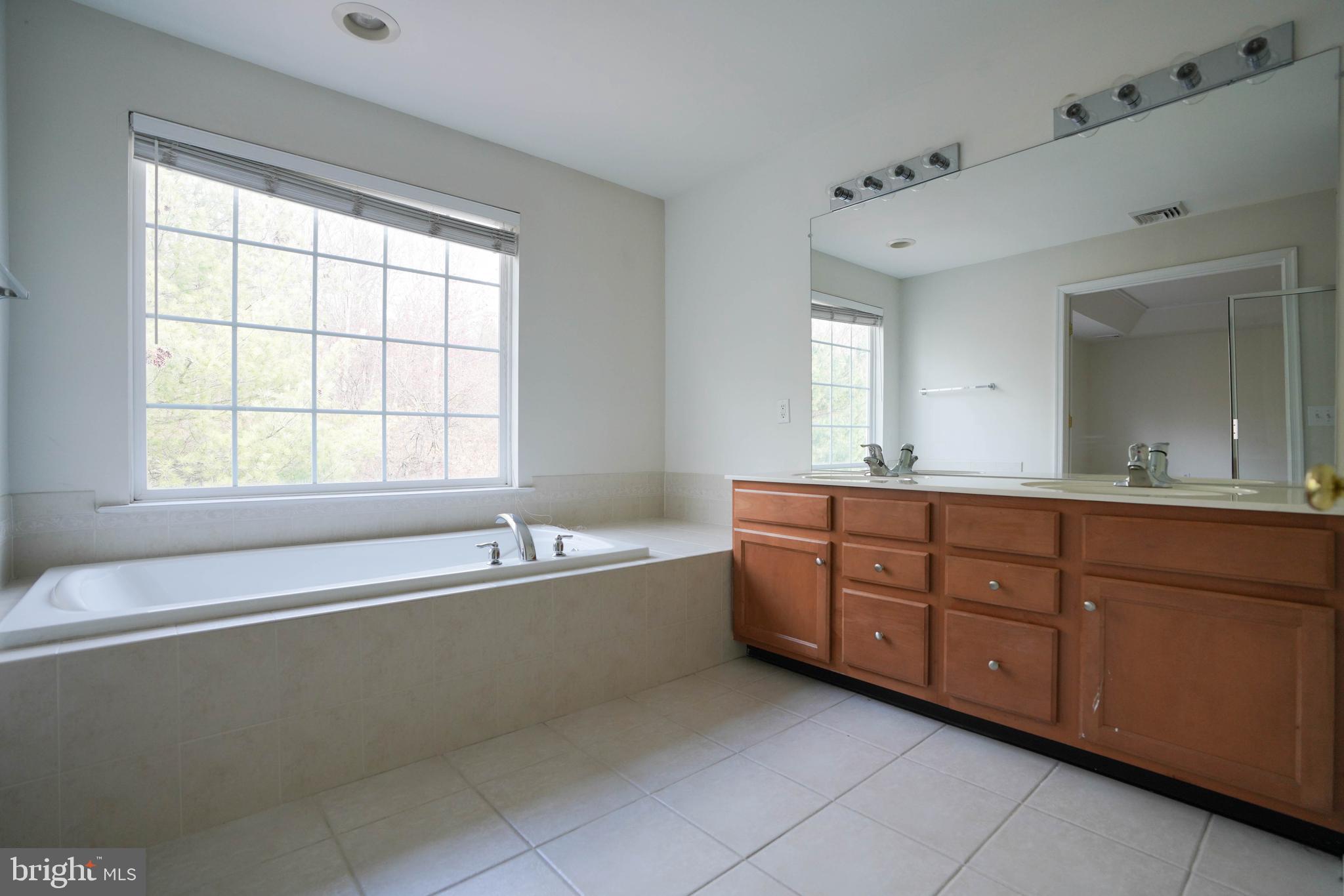 WINDSOR RIDGE - Residential Lease