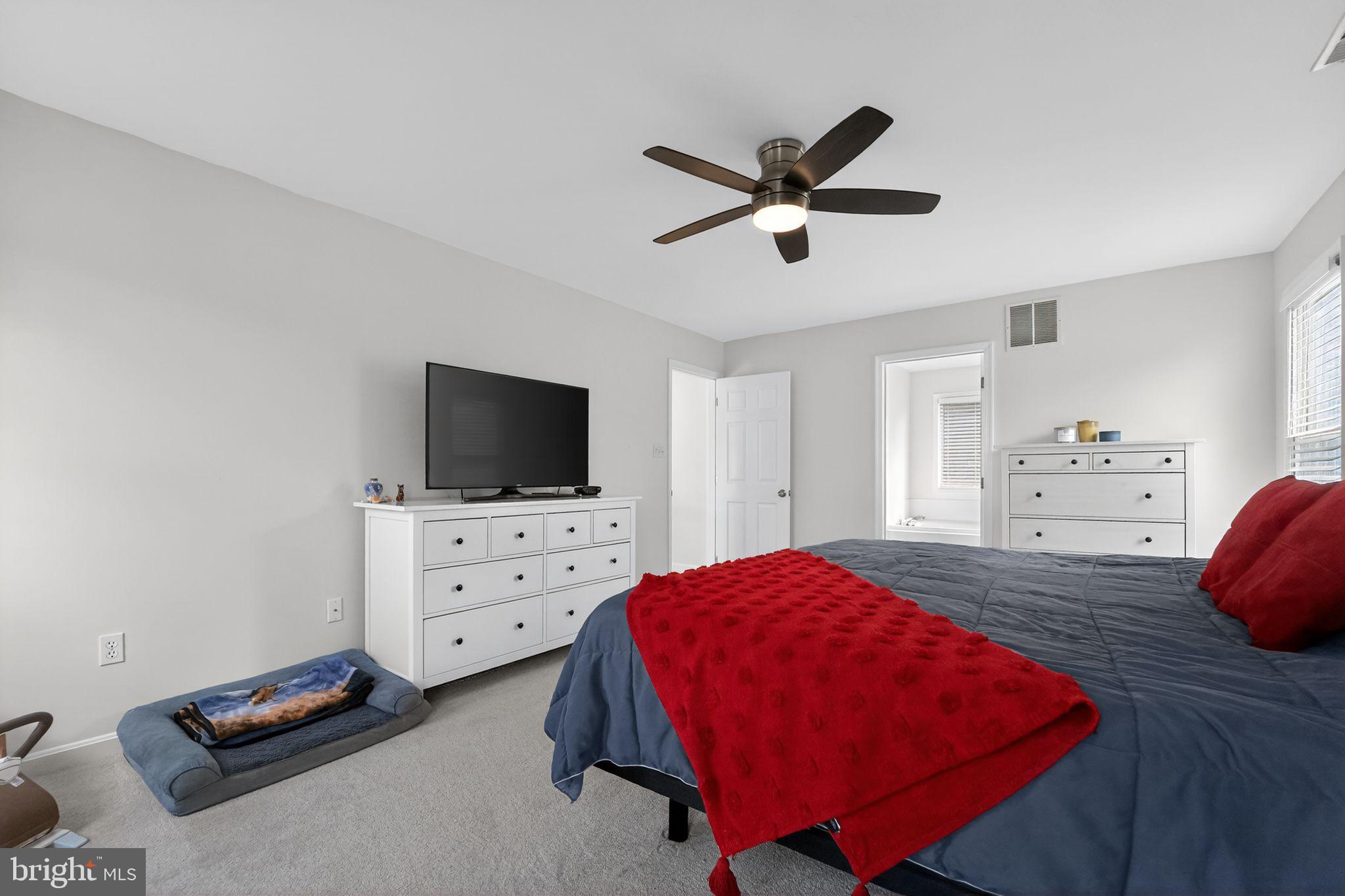 VILLAGE GREEN ESTATES - Residential