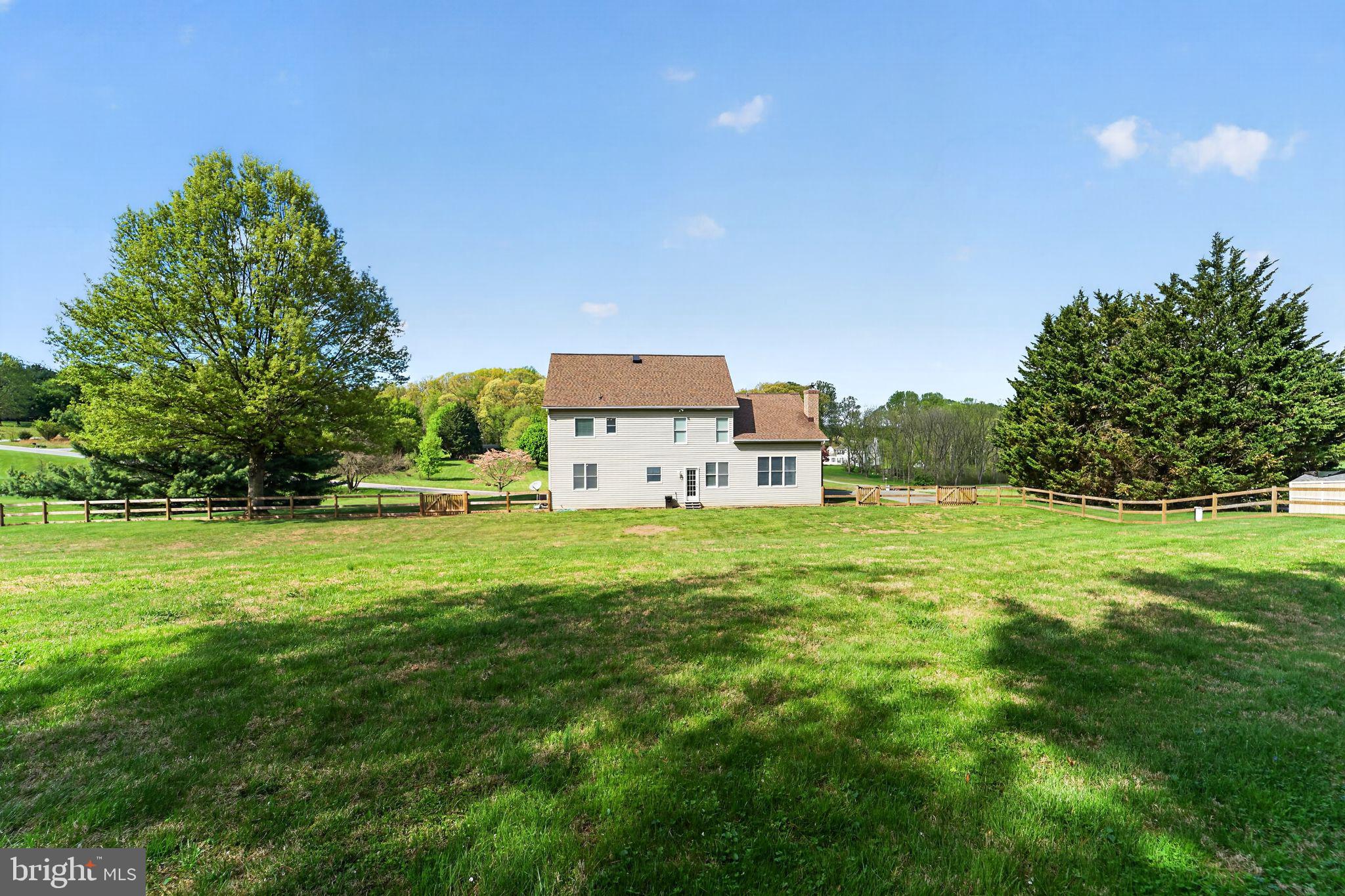 VILLAGE GREEN ESTATES - Residential