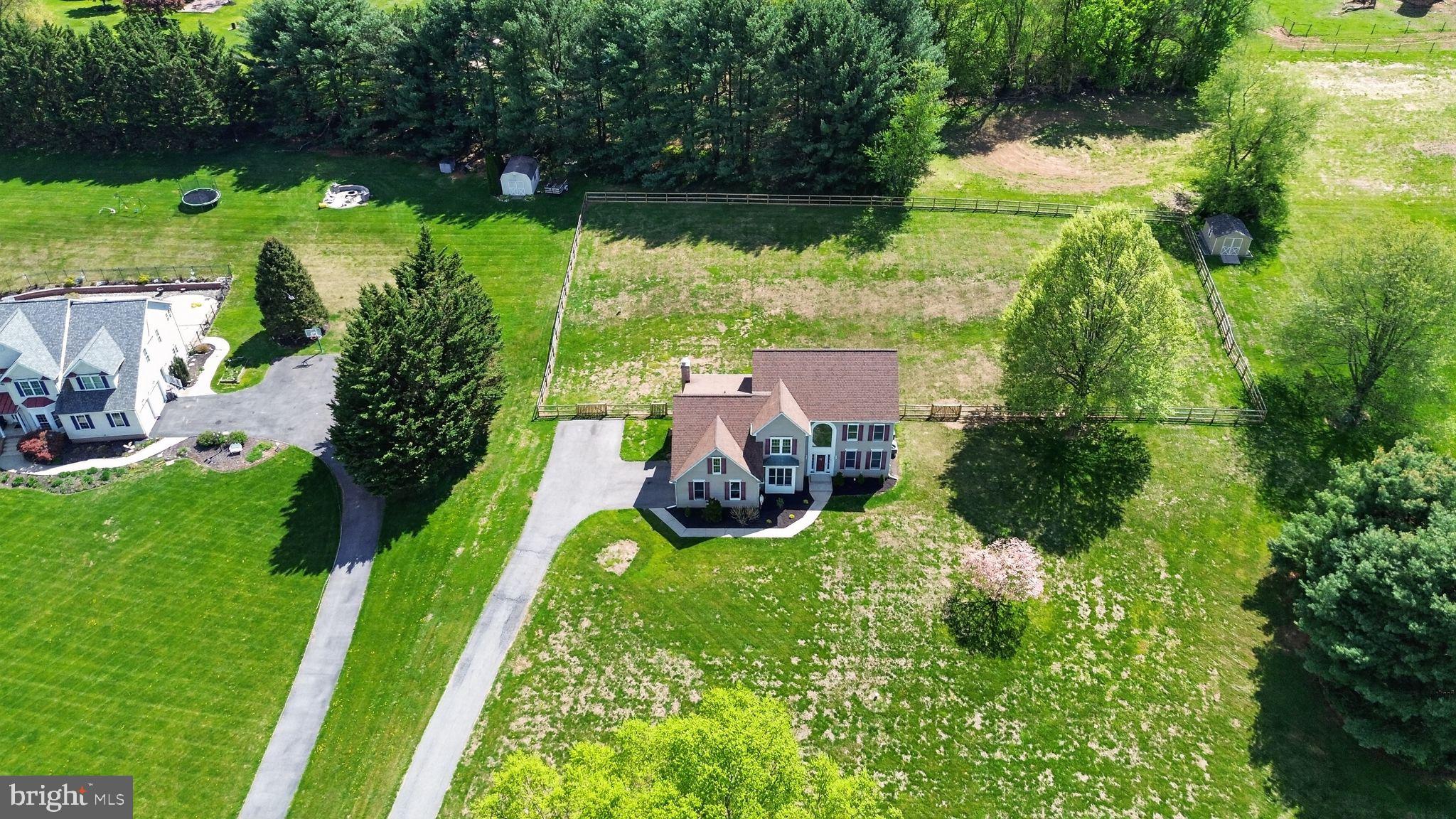 VILLAGE GREEN ESTATES - Residential