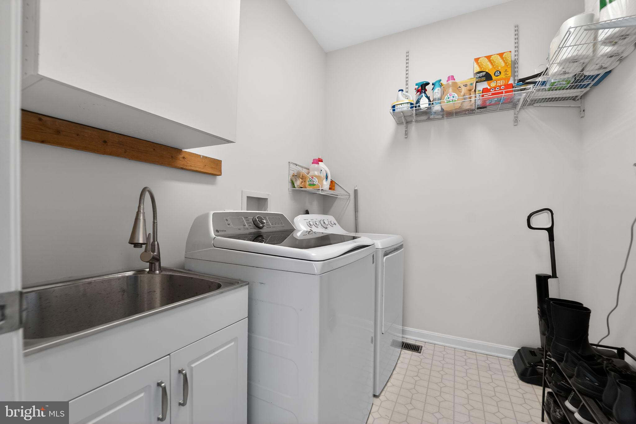 VILLAGE GREEN ESTATES - Residential