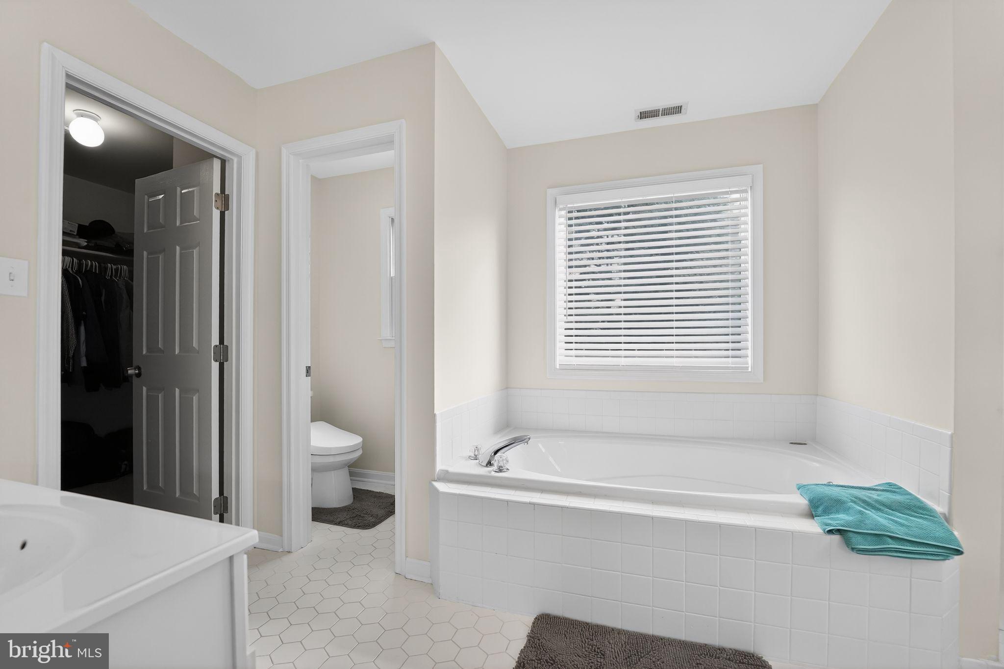 VILLAGE GREEN ESTATES - Residential