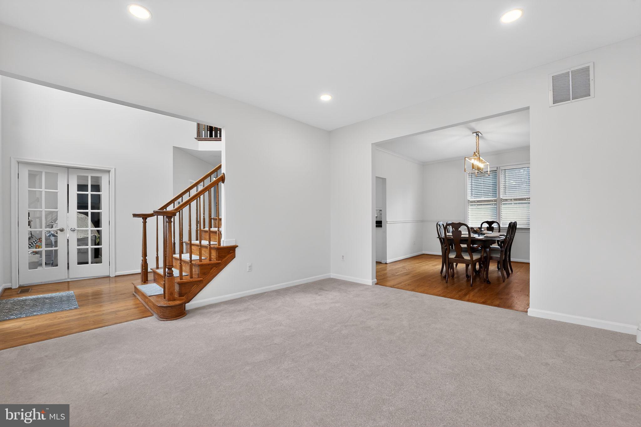 VILLAGE GREEN ESTATES - Residential