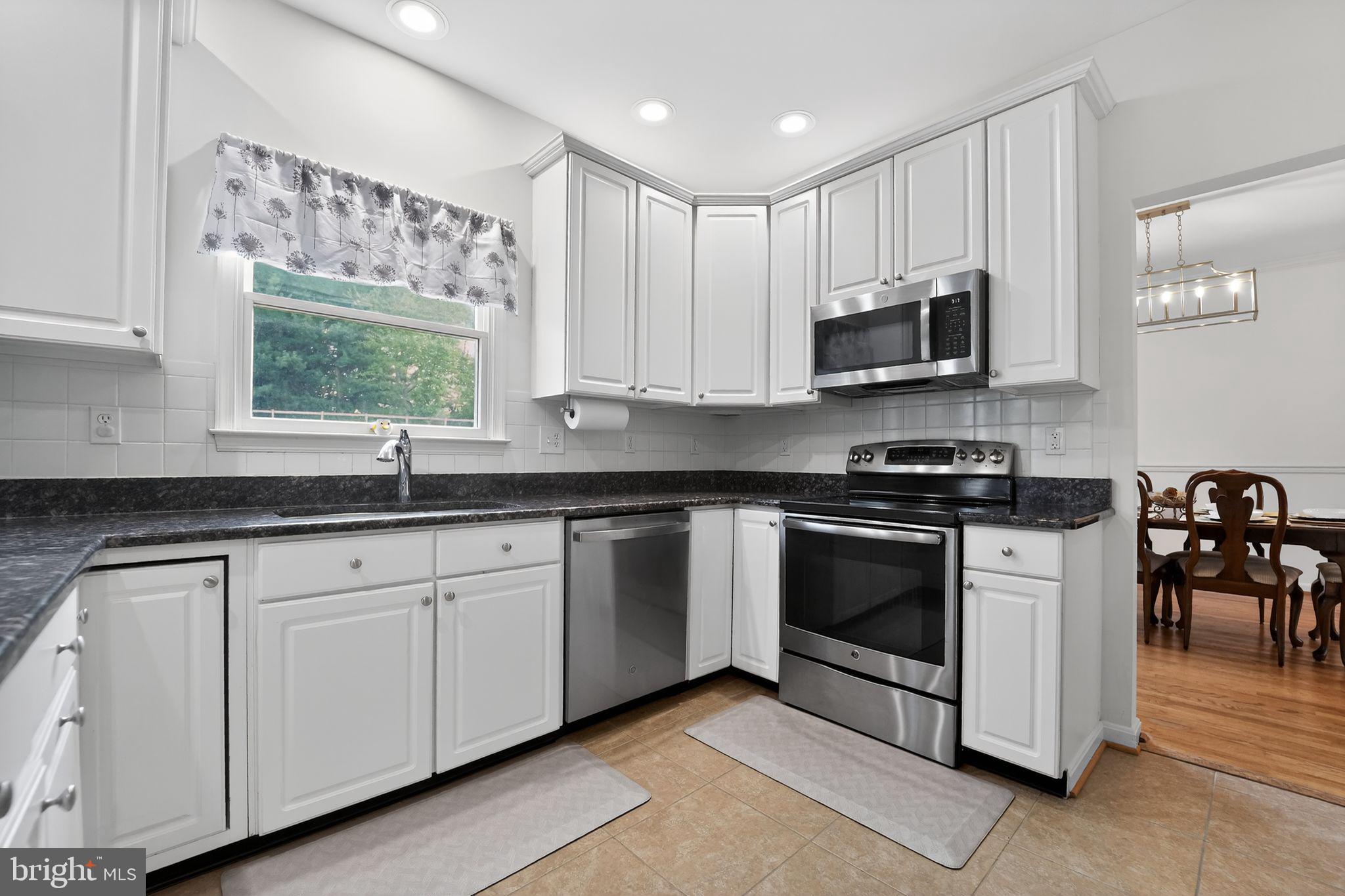 VILLAGE GREEN ESTATES - Residential