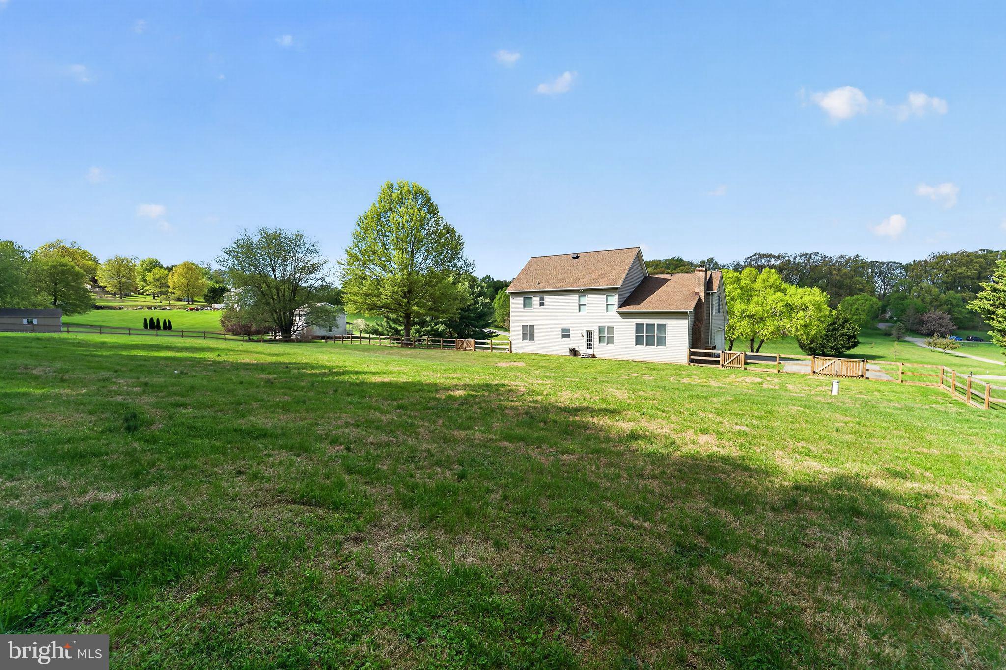 VILLAGE GREEN ESTATES - Residential