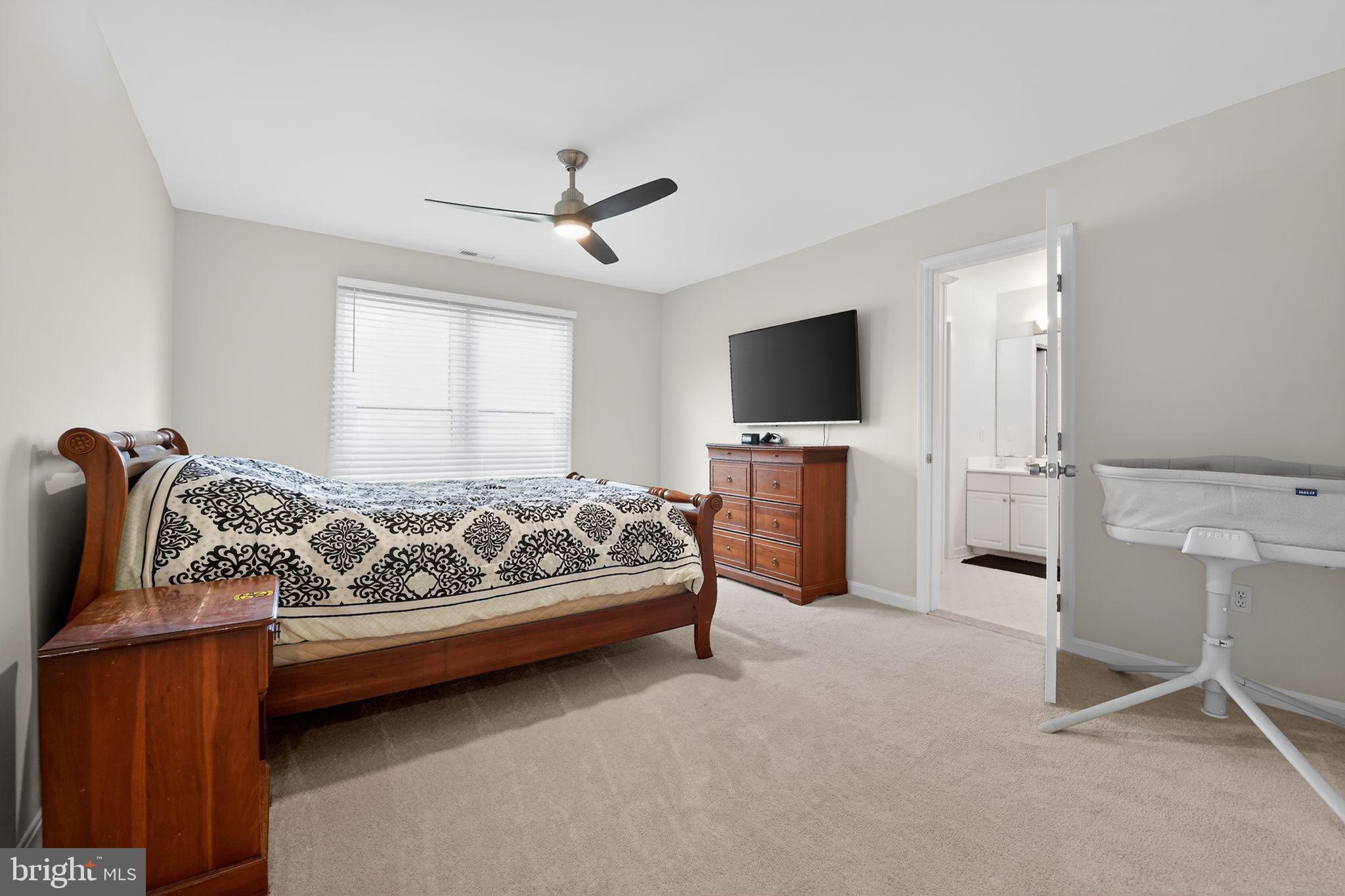 VILLAGE GREEN ESTATES - Residential