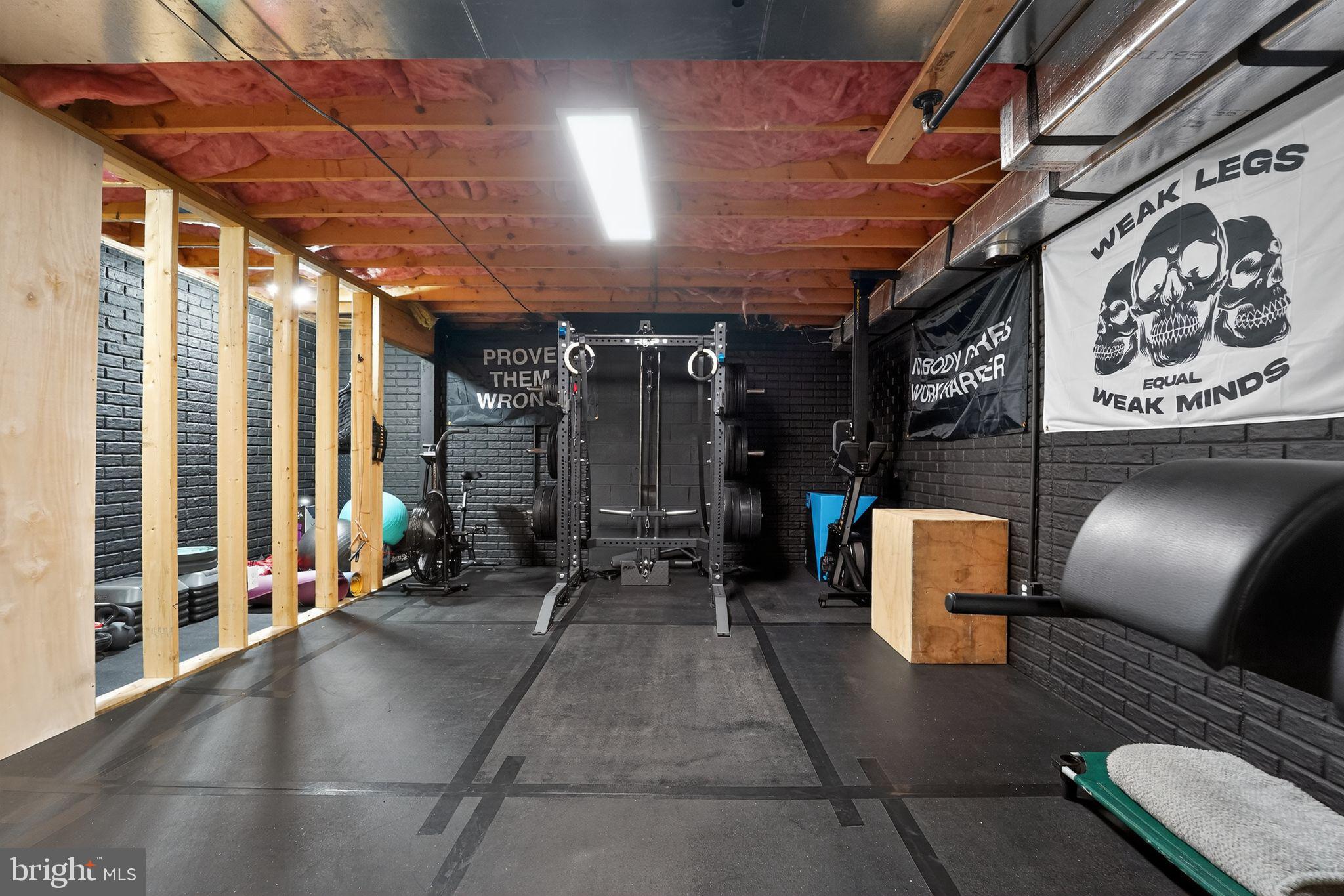 VILLAGE GREEN ESTATES - Residential