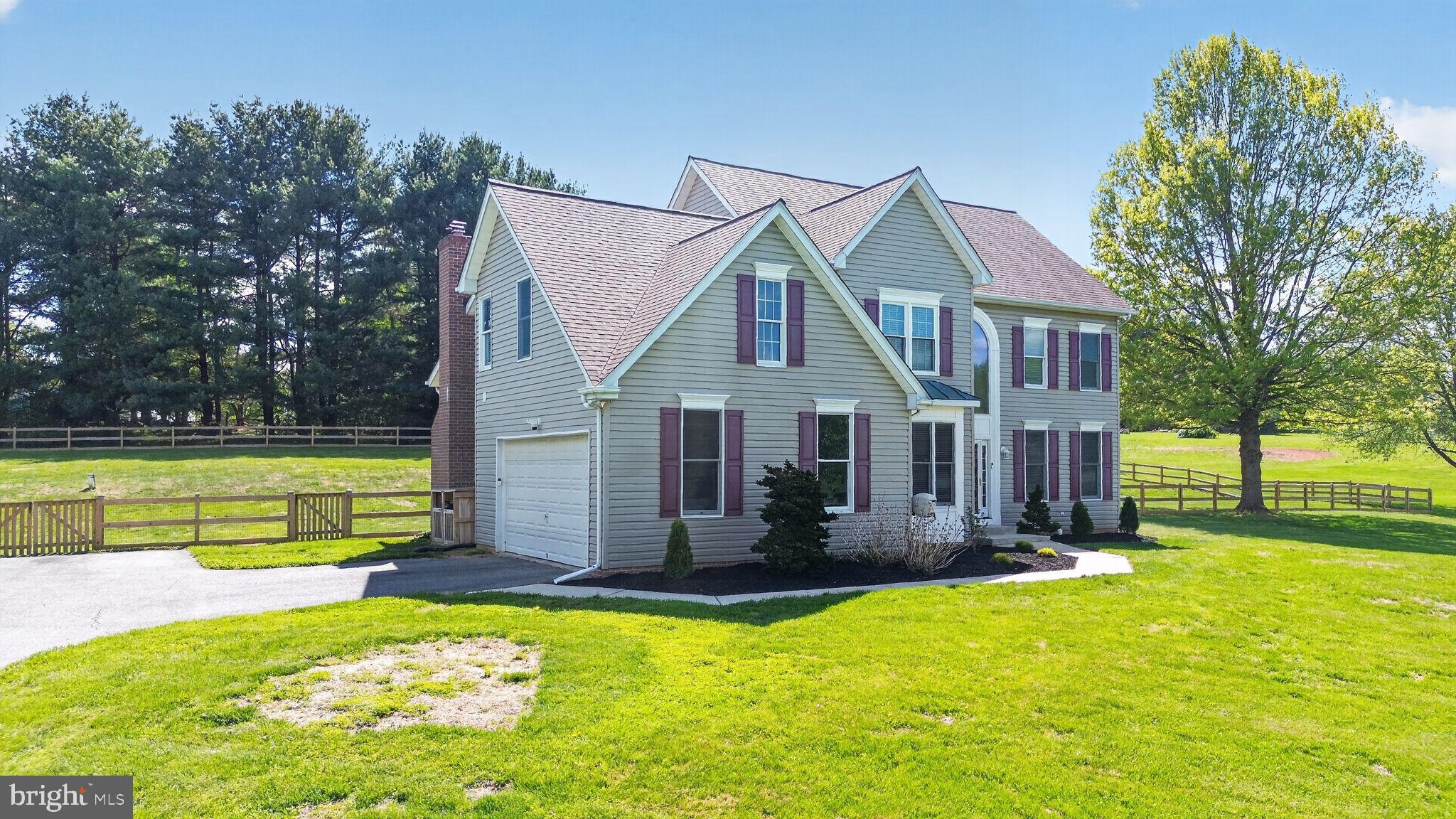 VILLAGE GREEN ESTATES - Residential