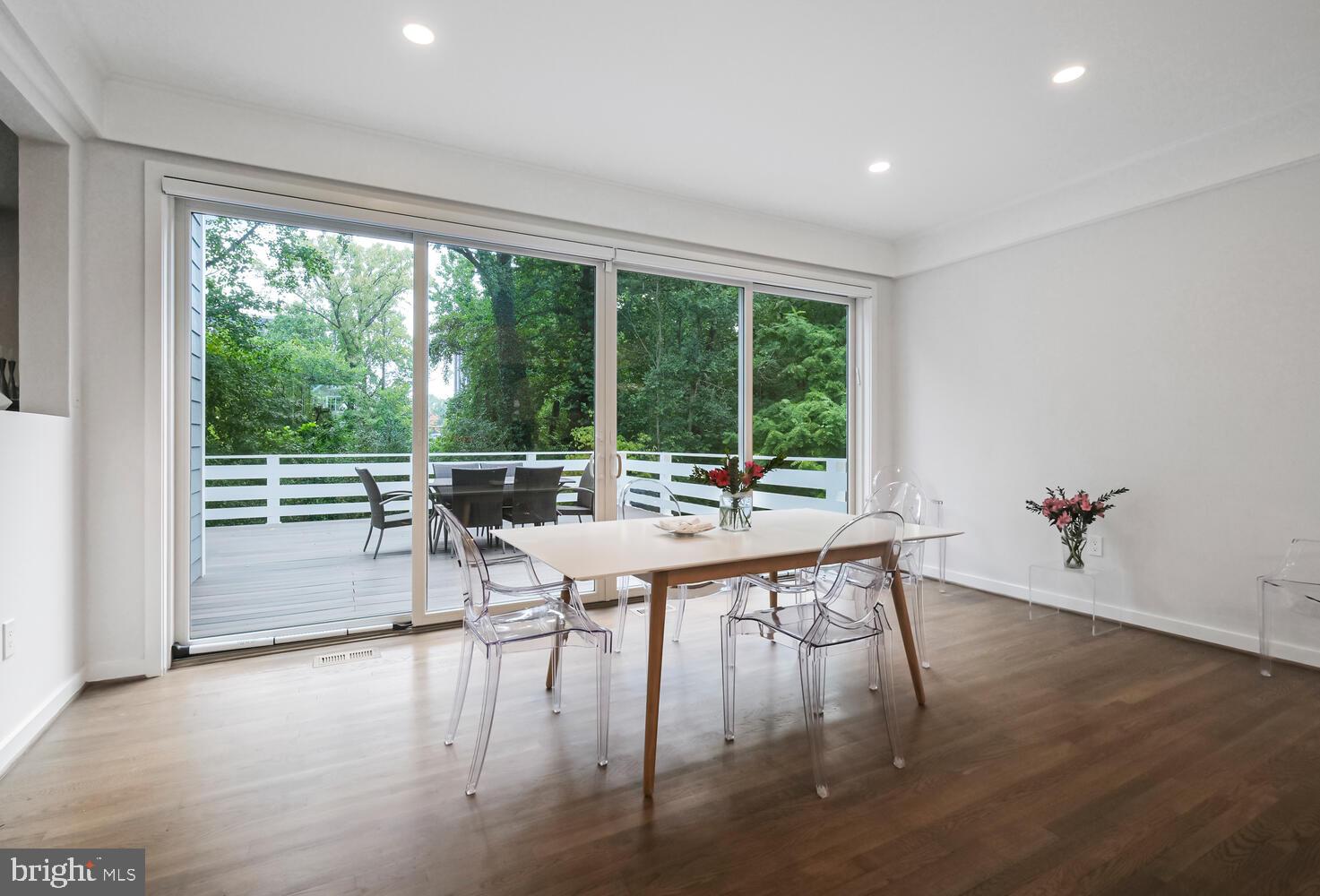 LUXMANOR - Residential