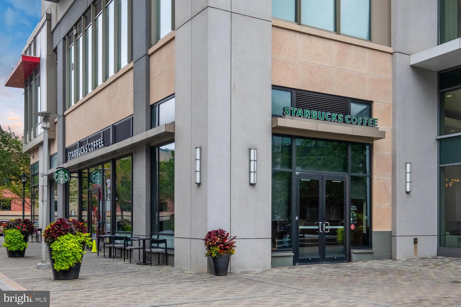 LUXMANOR - Residential