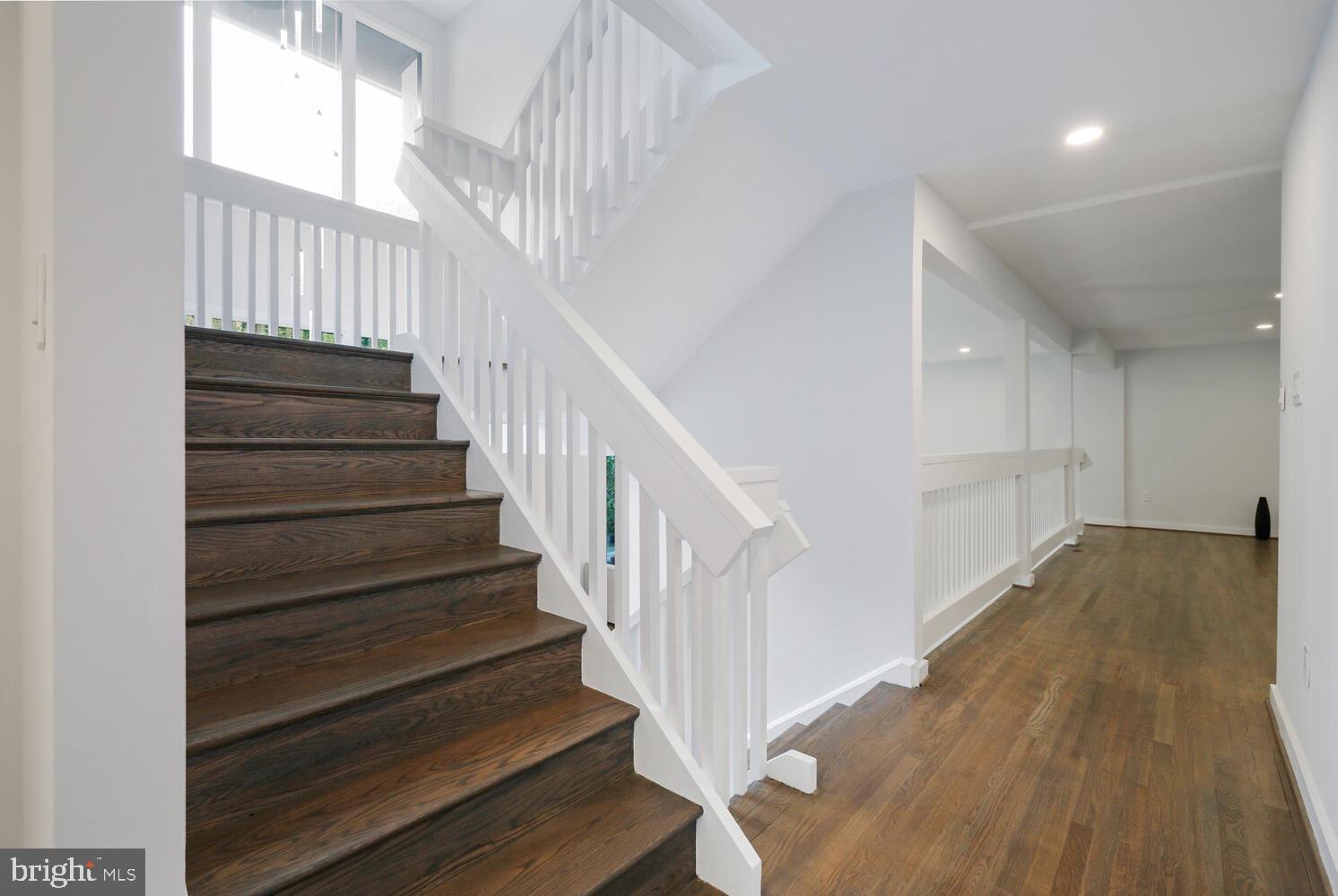 LUXMANOR - Residential