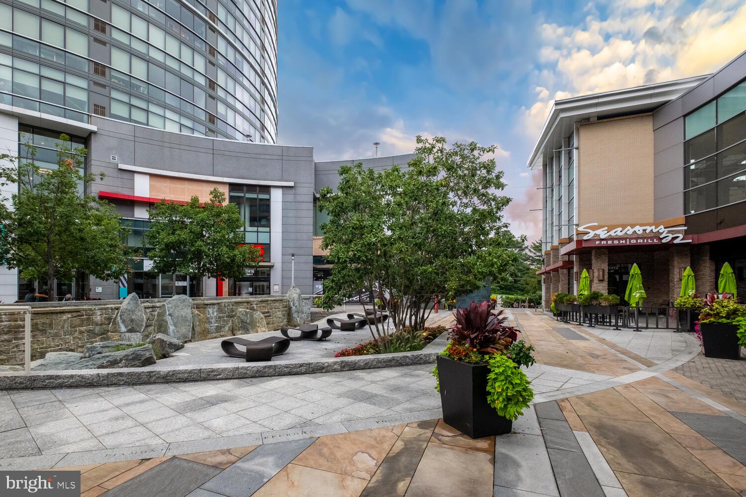 LUXMANOR - Residential