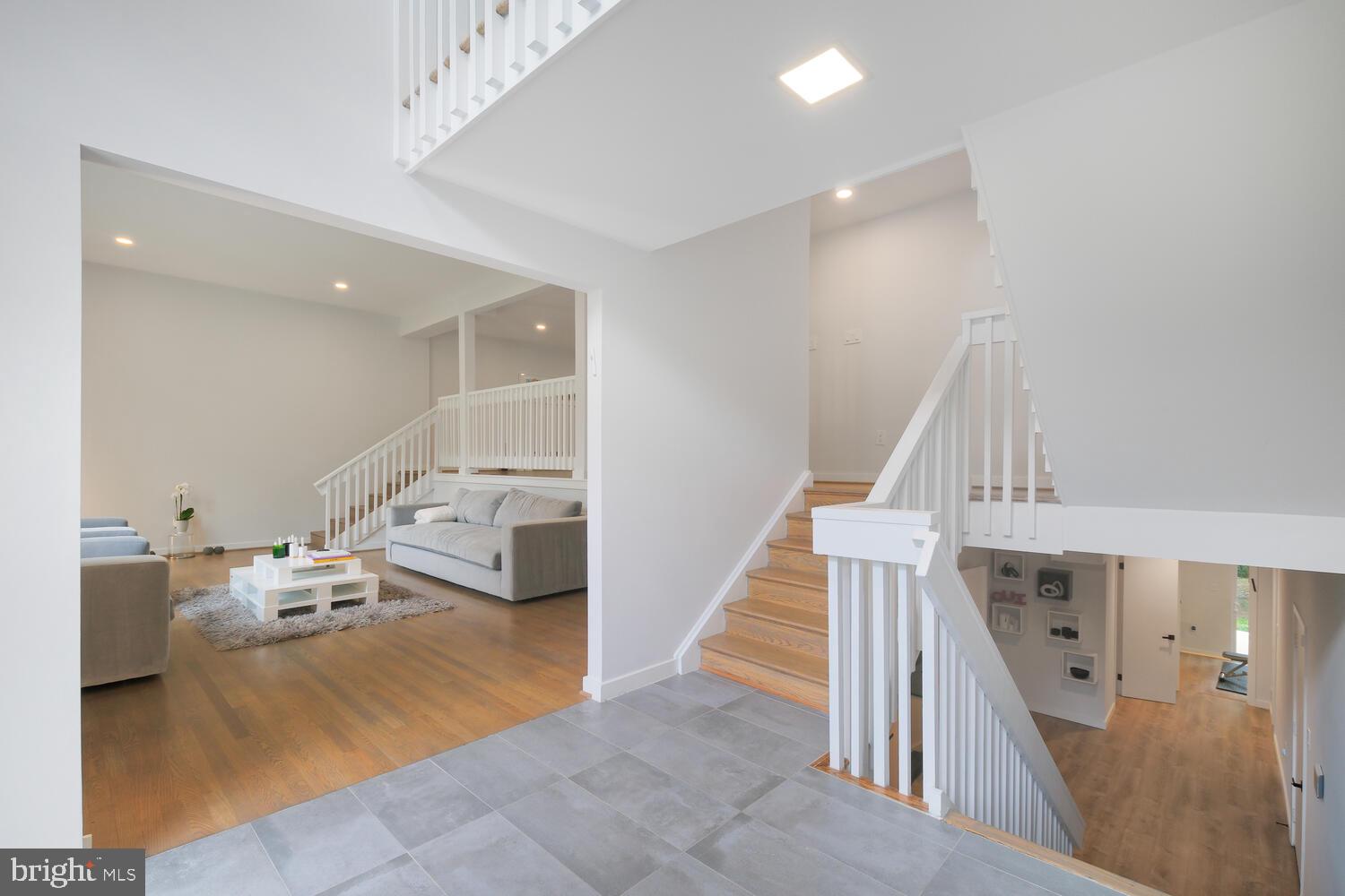 LUXMANOR - Residential