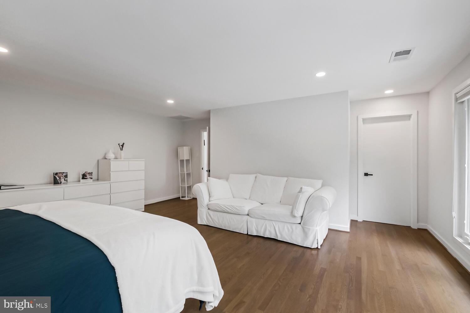 LUXMANOR - Residential