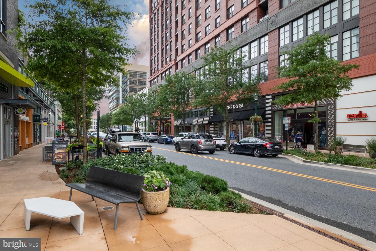 LUXMANOR - Residential