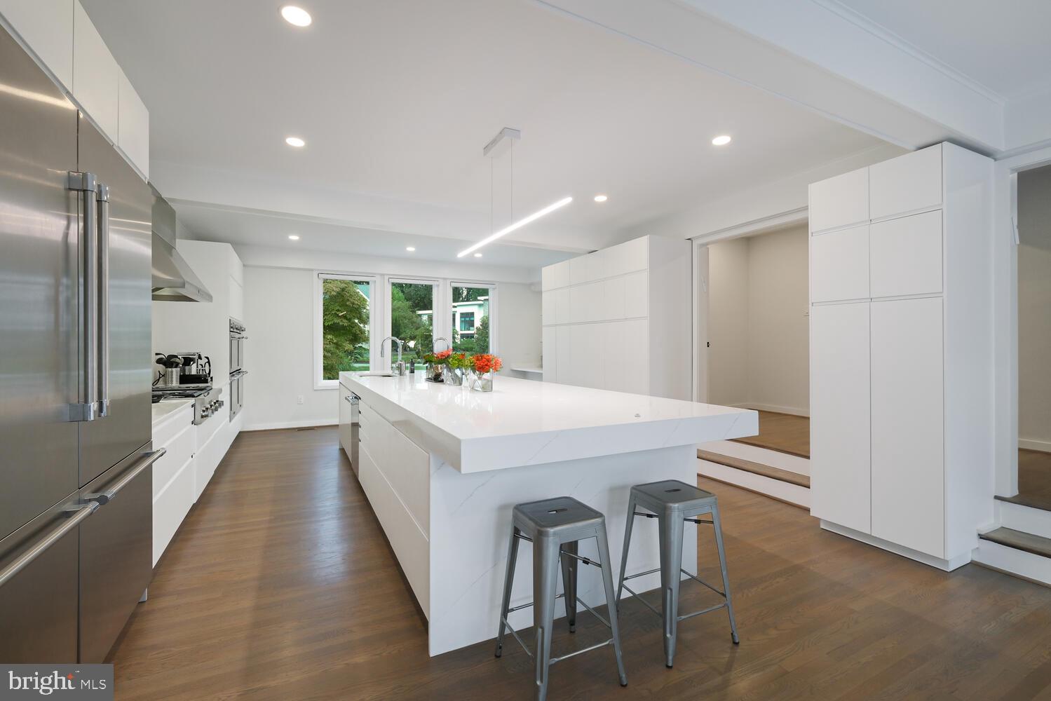 LUXMANOR - Residential