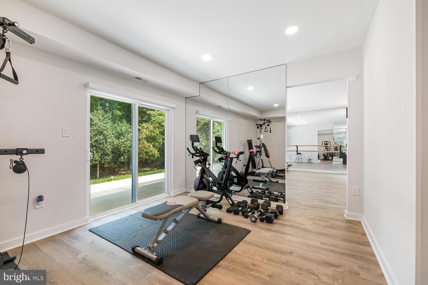 LUXMANOR - Residential