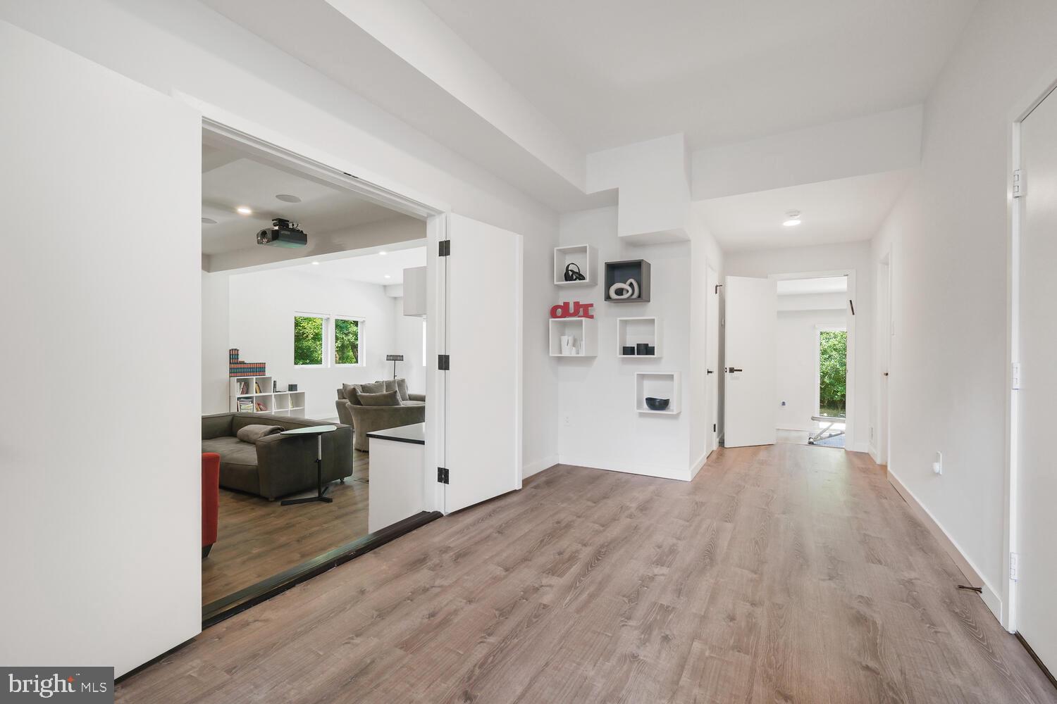 LUXMANOR - Residential