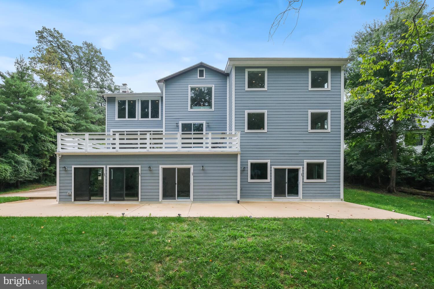 LUXMANOR - Residential