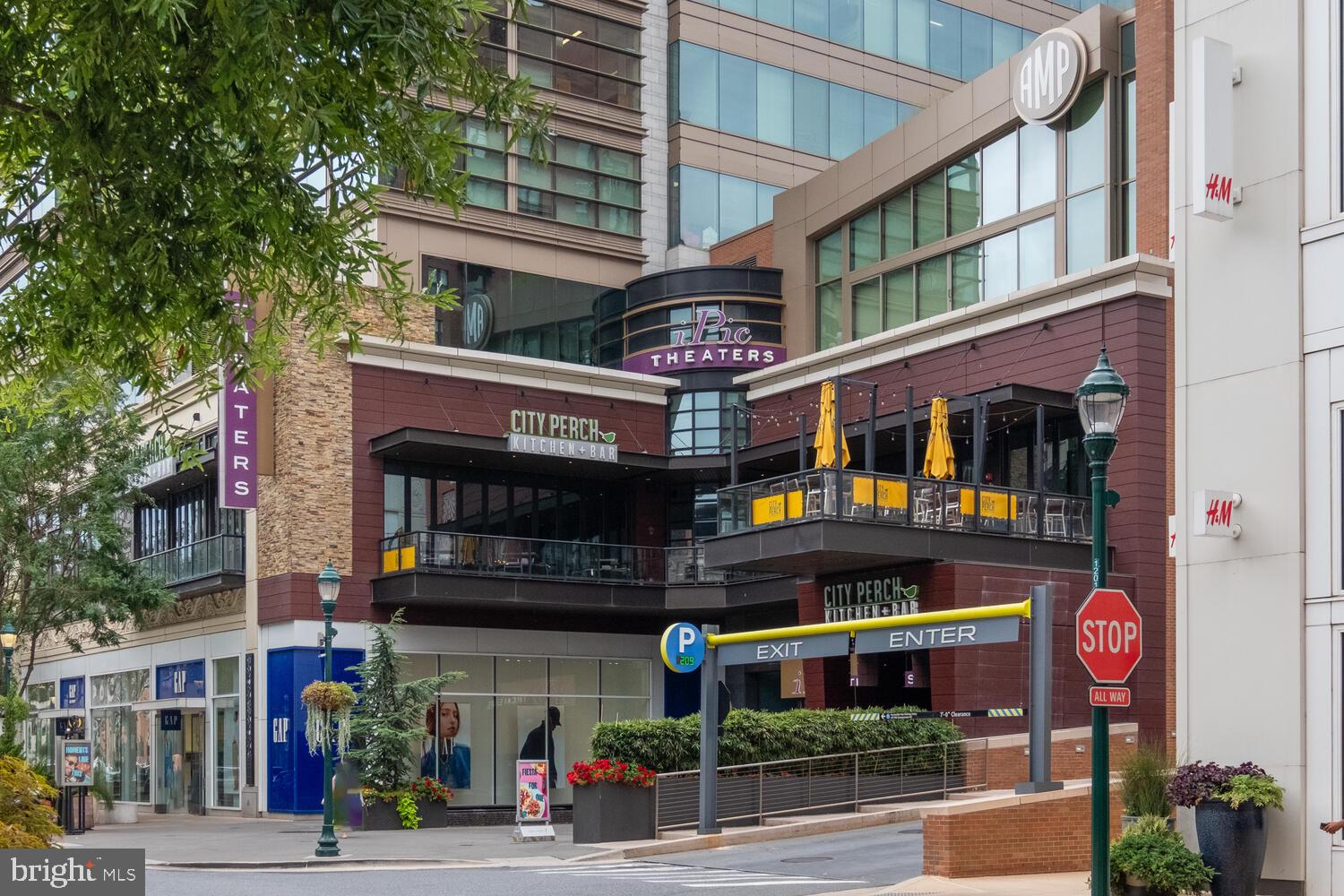 LUXMANOR - Residential