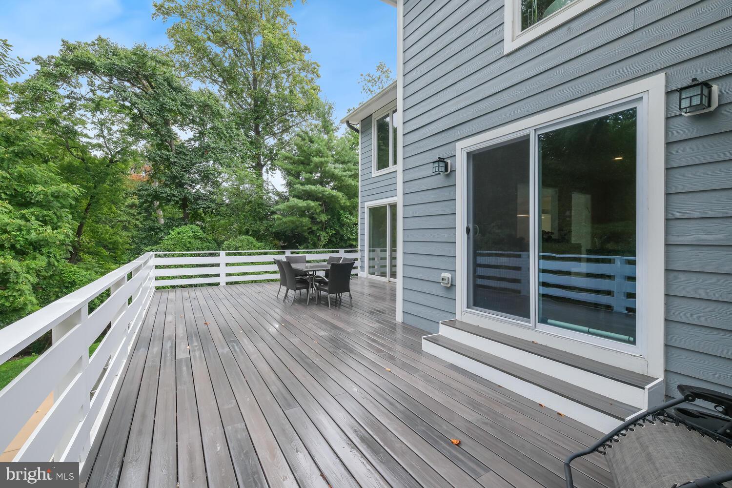 LUXMANOR - Residential