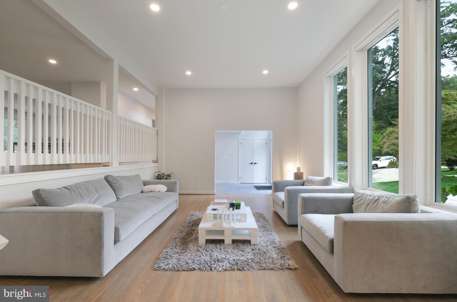 LUXMANOR - Residential