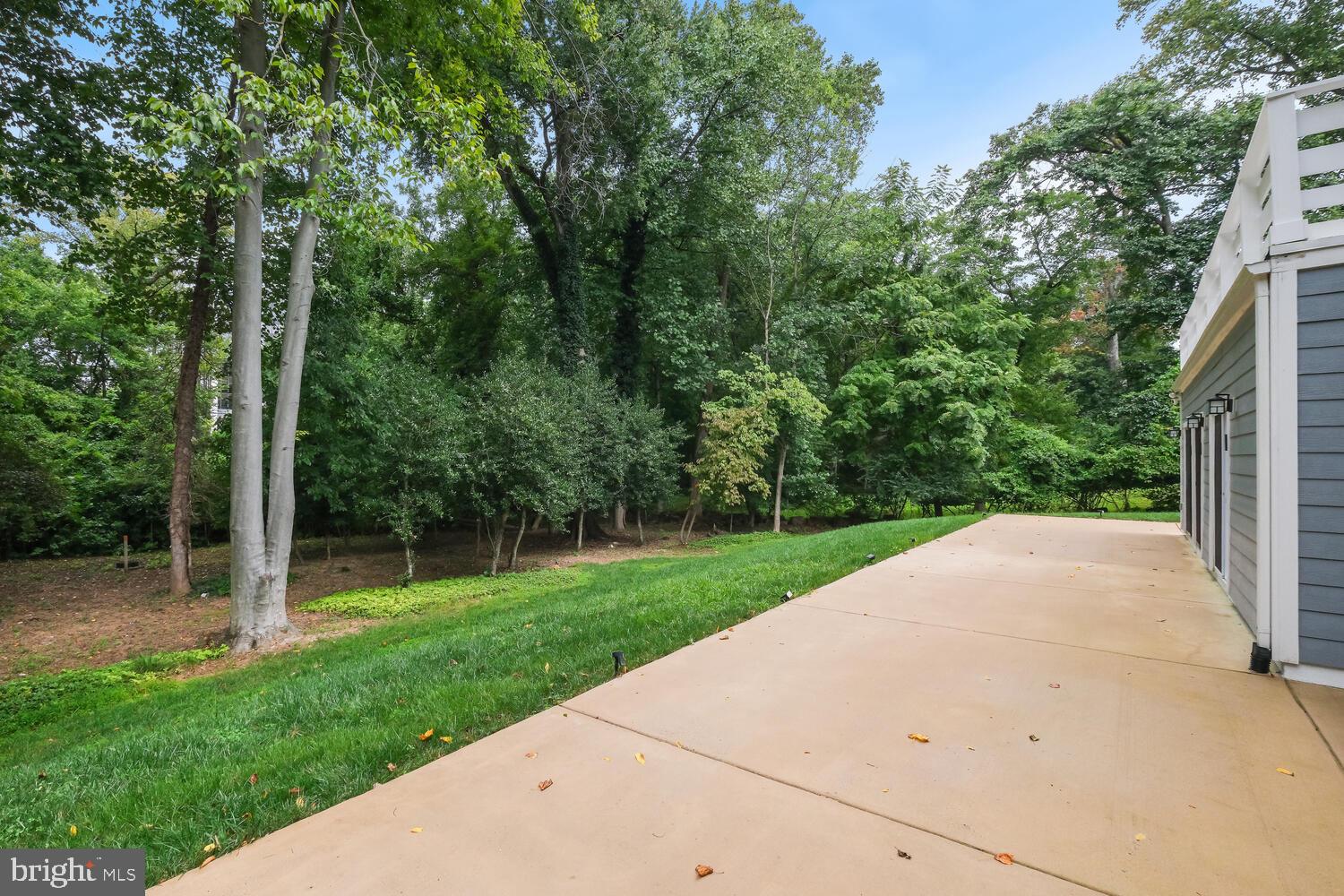 LUXMANOR - Residential