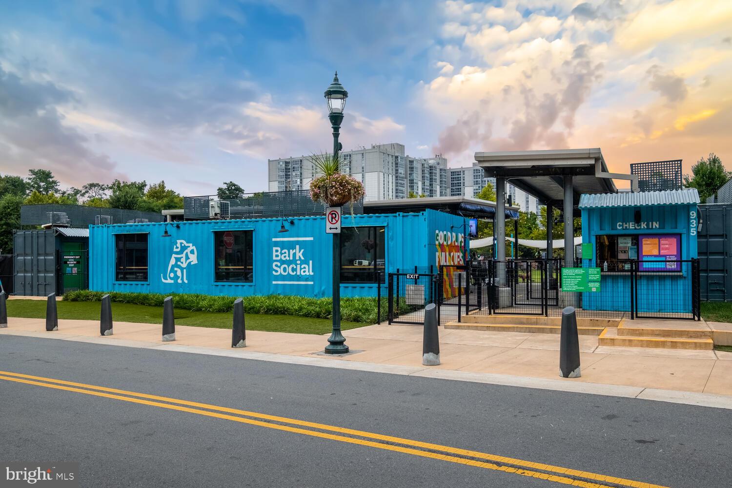 LUXMANOR - Residential